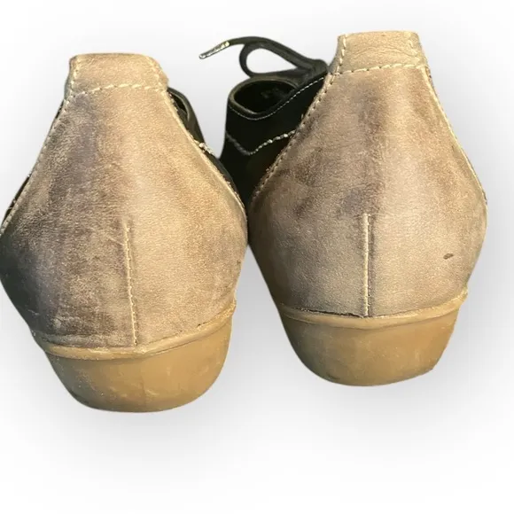 10-033 V-Italia Lace Up Shoes