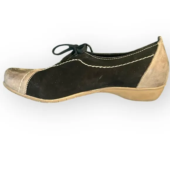 10-033 V-Italia Lace Up Shoes