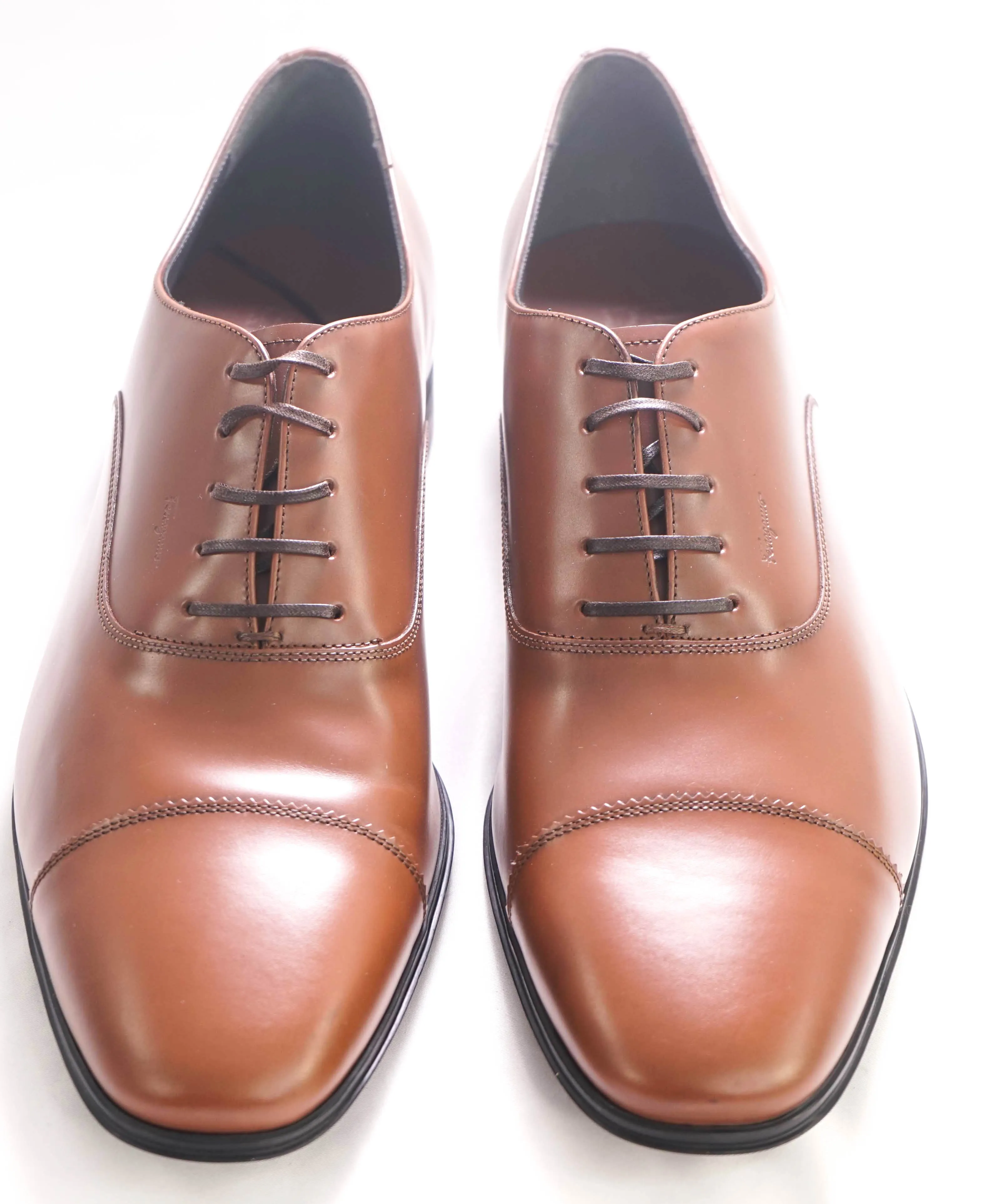 $750 SALVATORE FERRAGAMO - Logo Engraved Brown Oxford - 12 D
