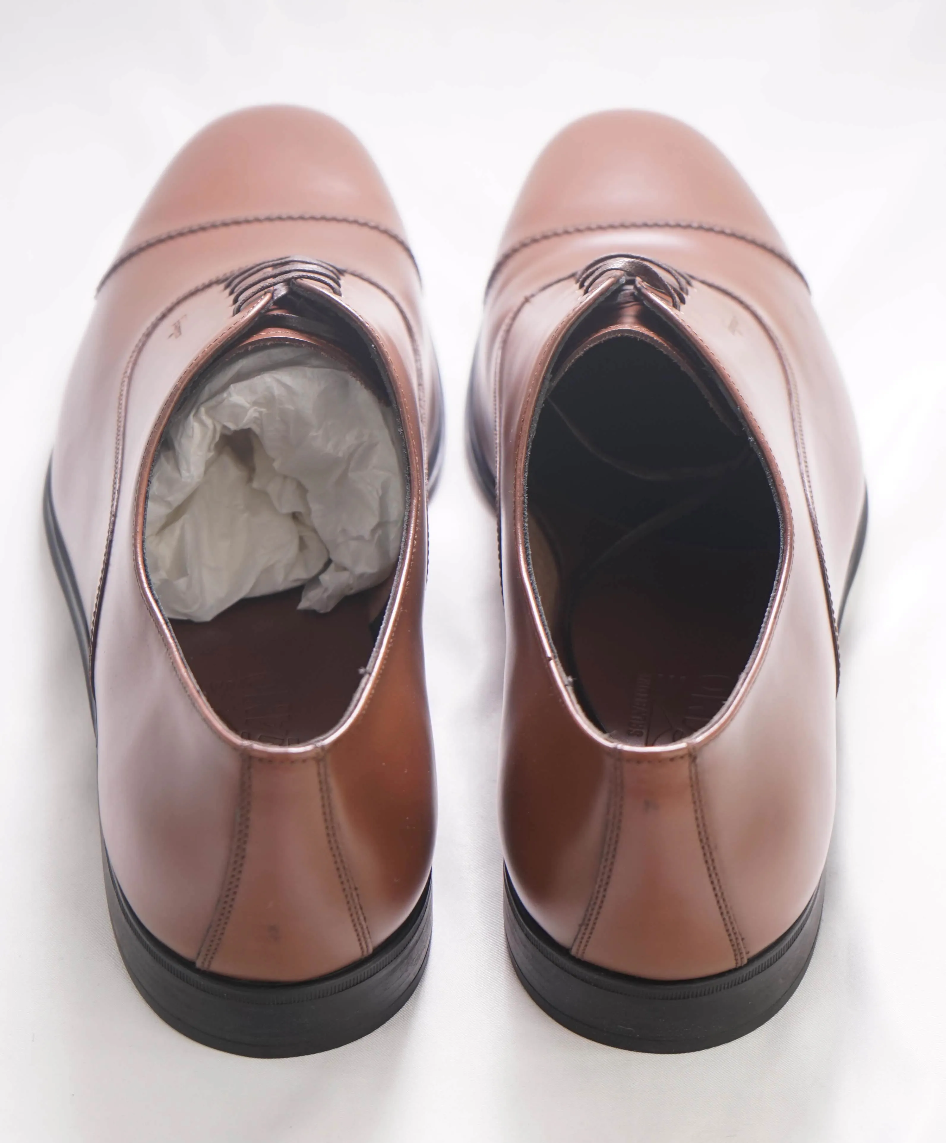 $750 SALVATORE FERRAGAMO - Logo Engraved Brown Oxford - 12 D