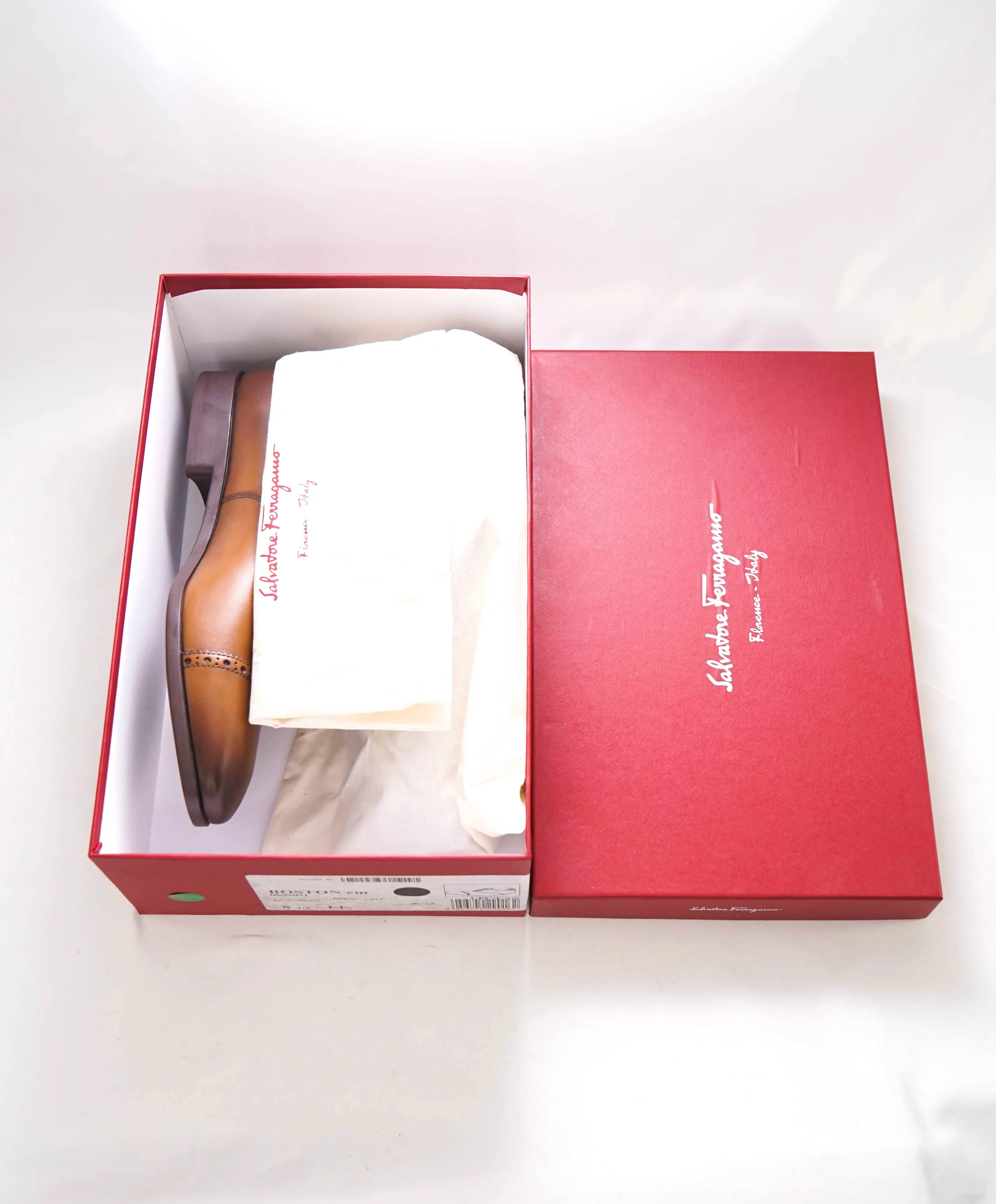 $750 SALVATORE FERRAGAMO - "BOSTON" Apron-Toe Oxford - 8 D US