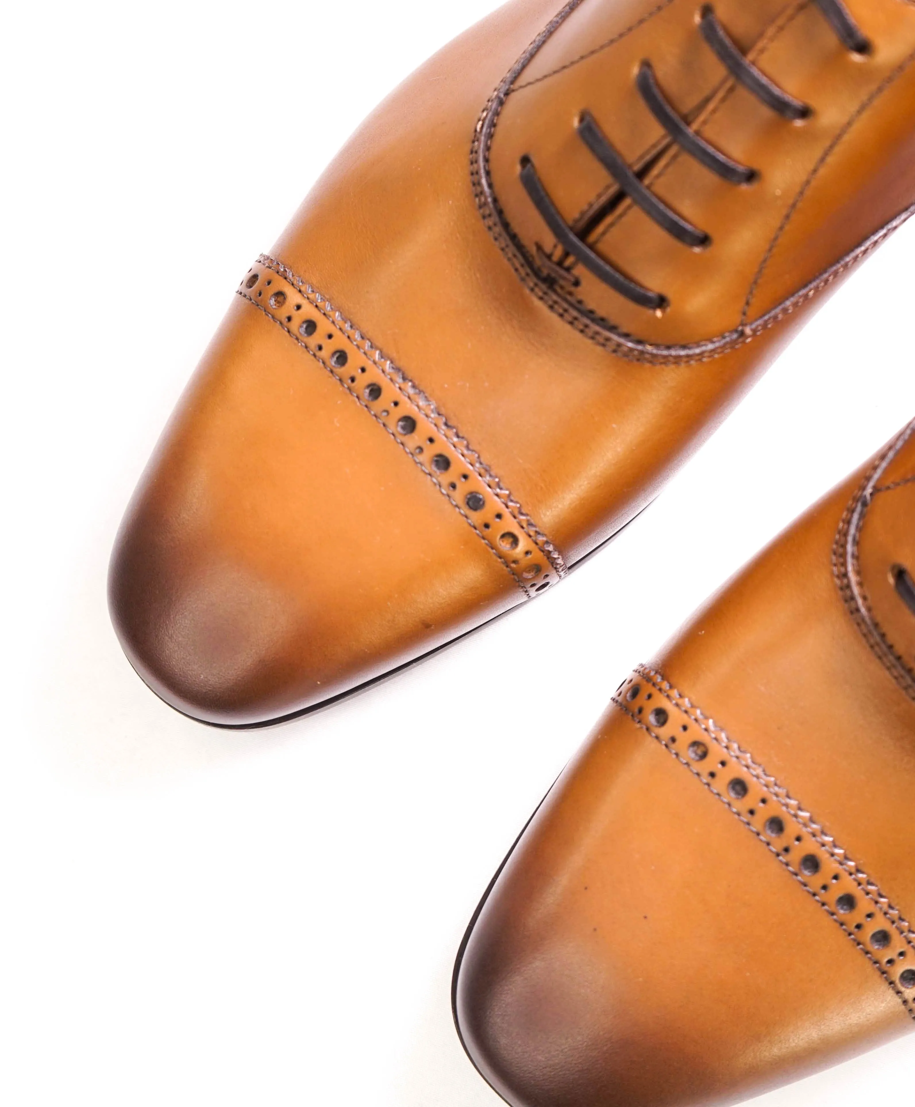 $750 SALVATORE FERRAGAMO - "BOSTON" Apron-Toe Oxford - 8.5 D US
