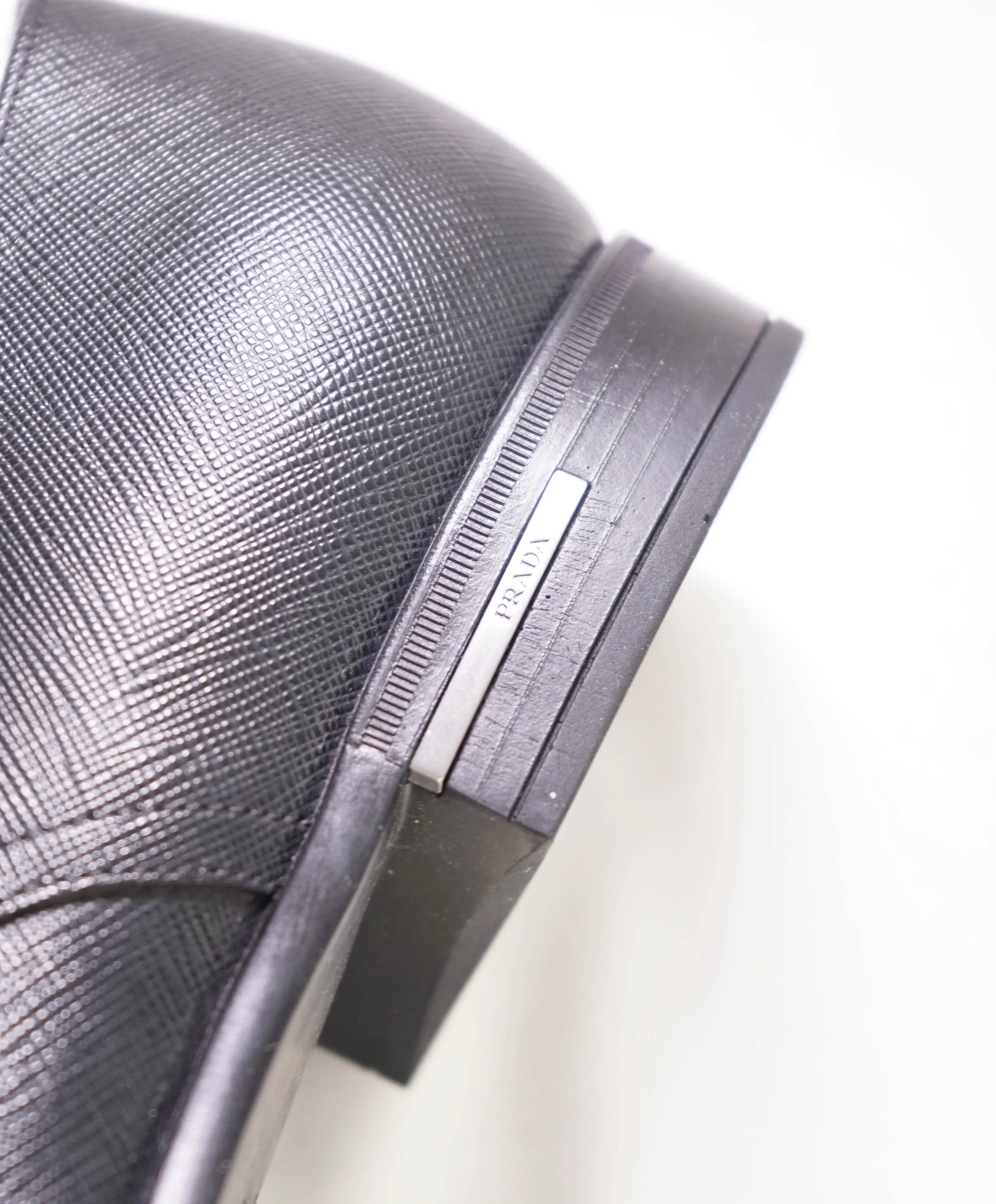 $950 PRADA - Black Saffiano Leather Oxfords - 11.5US (10.5 Prada)