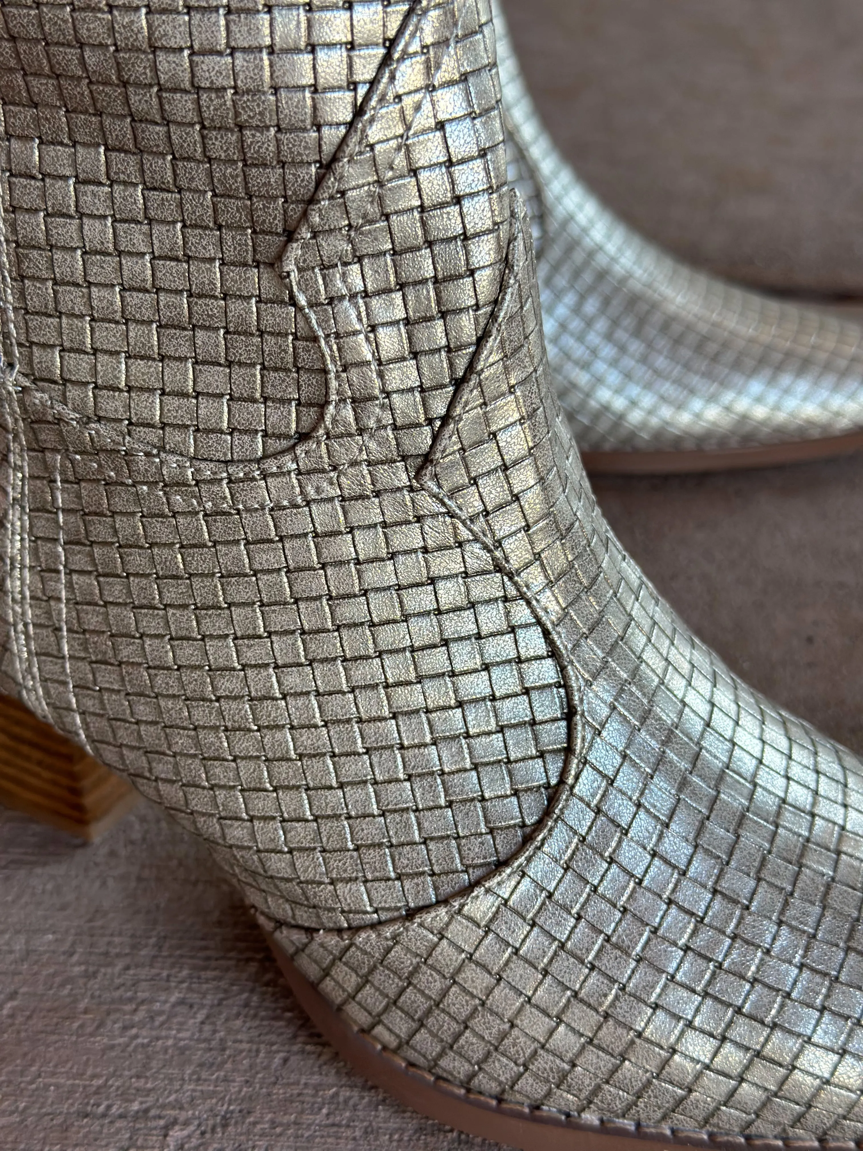 Bambi - Gold Weave