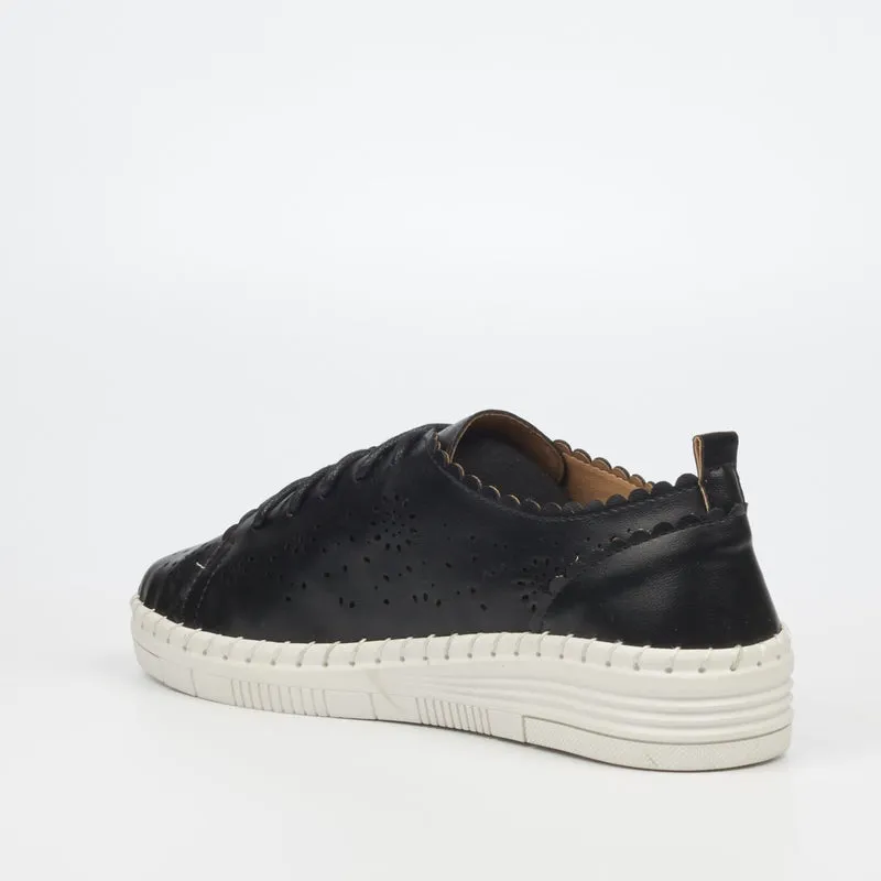 Butterfly Lace-up Sneaker - Black
