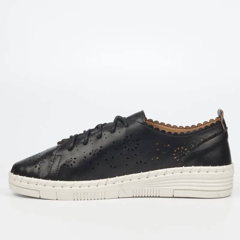 Butterfly Lace-up Sneaker - Black