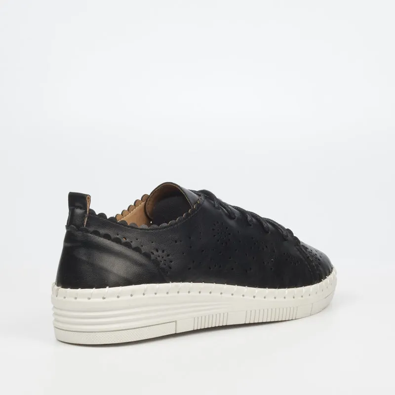 Butterfly Lace-up Sneaker - Black