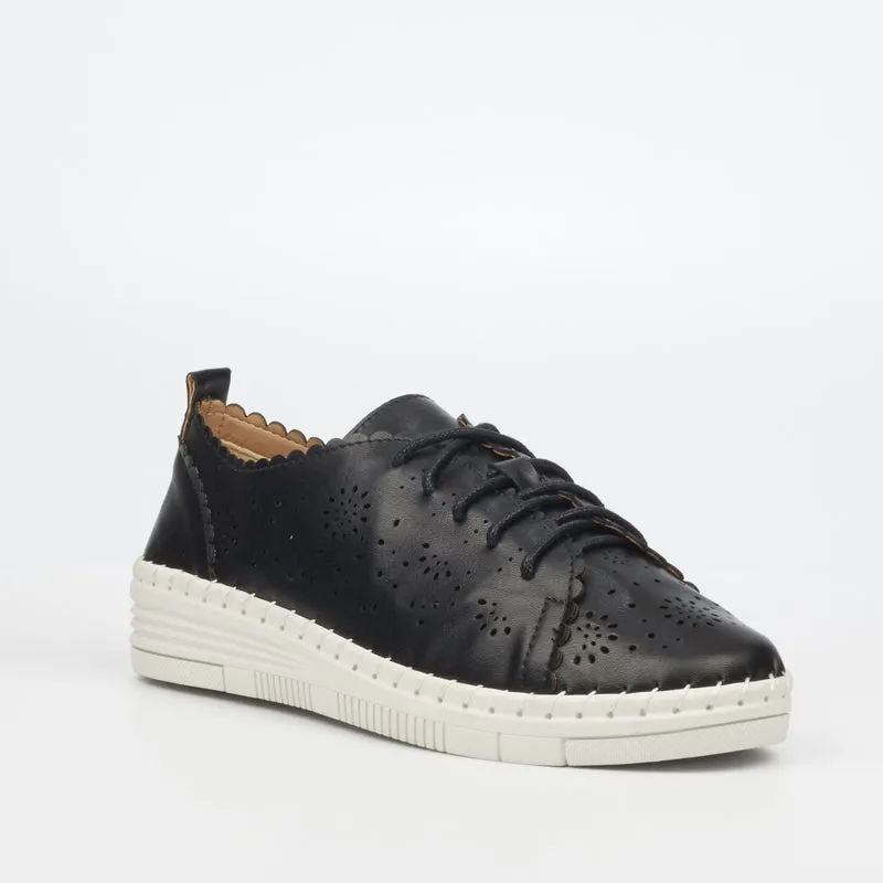 Butterfly Lace-up Sneaker - Black