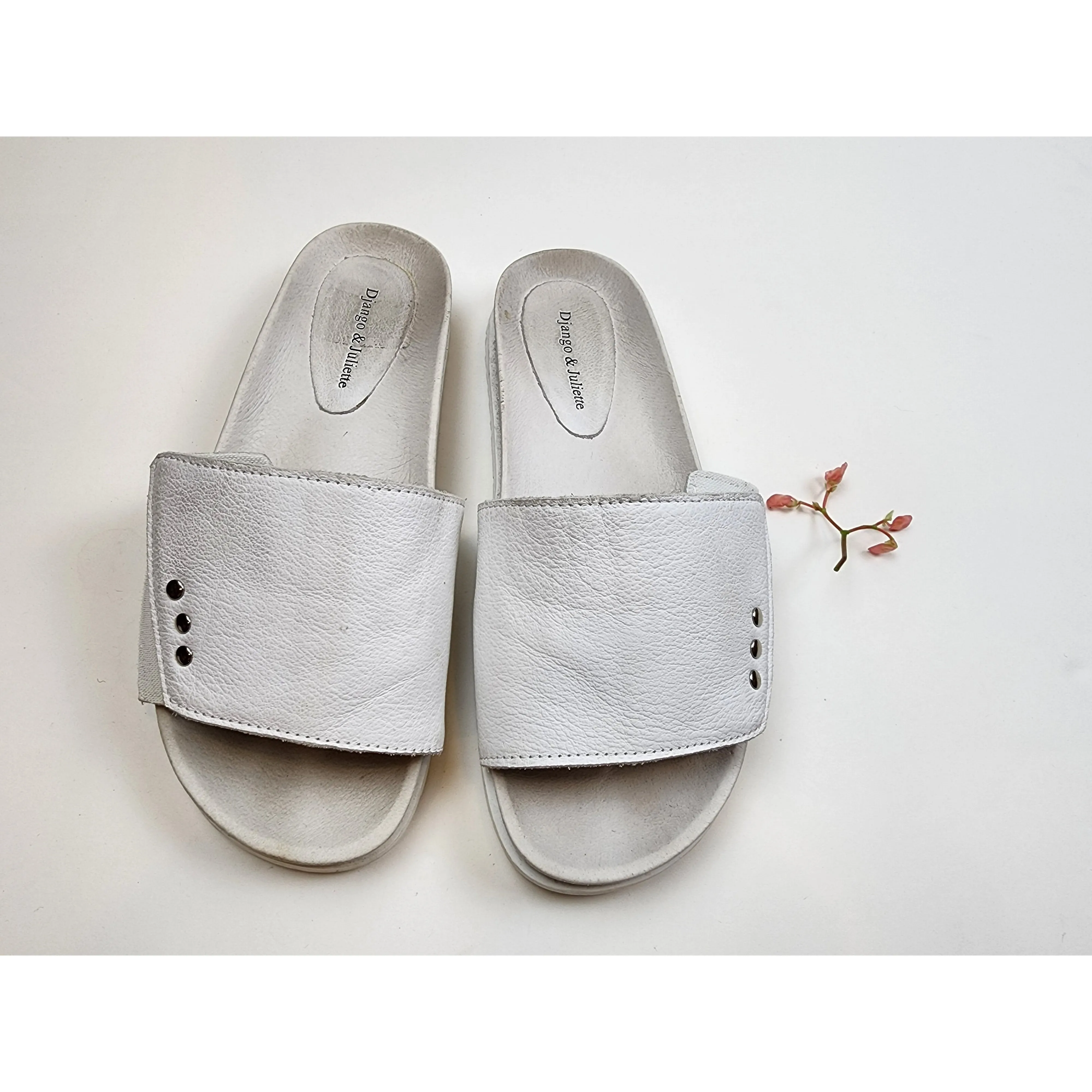 Django and Juliette white slip on shoes with adjustable velcro strap size 37