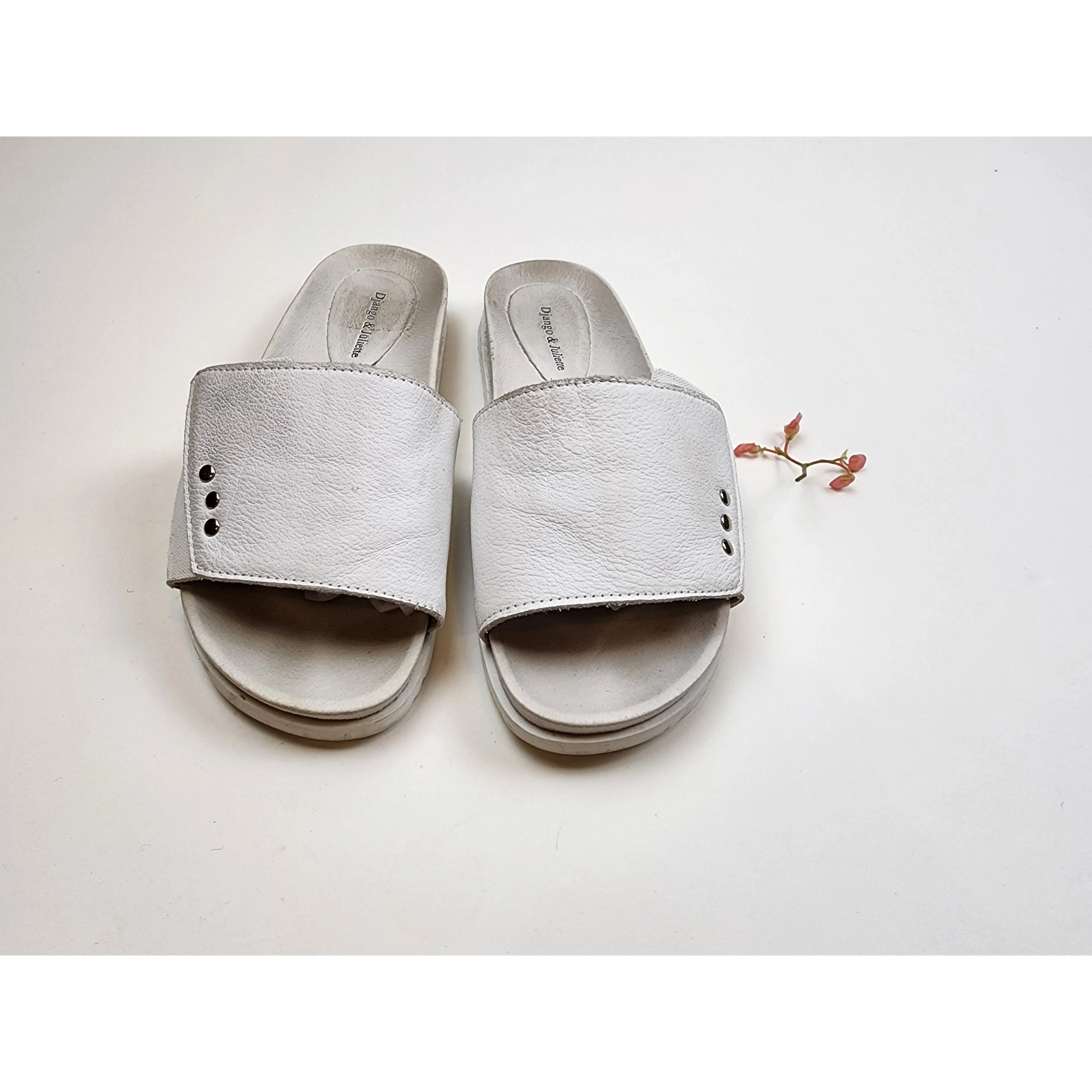 Django and Juliette white slip on shoes with adjustable velcro strap size 37