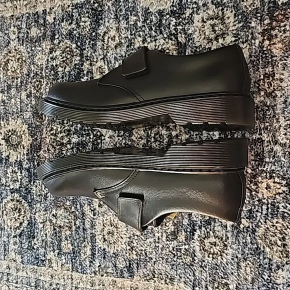 Dr. Martens Brand New Kamron School Oxford