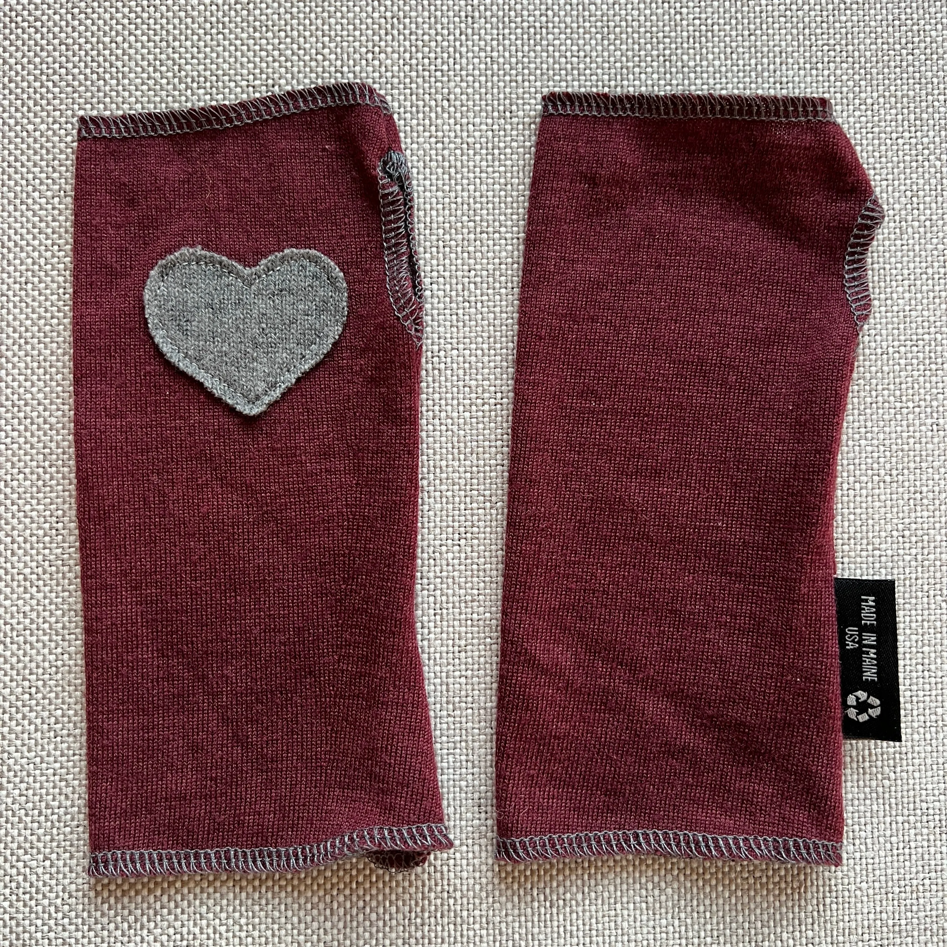 Fingerless Mittens Short Maroon with Grey Heart 329