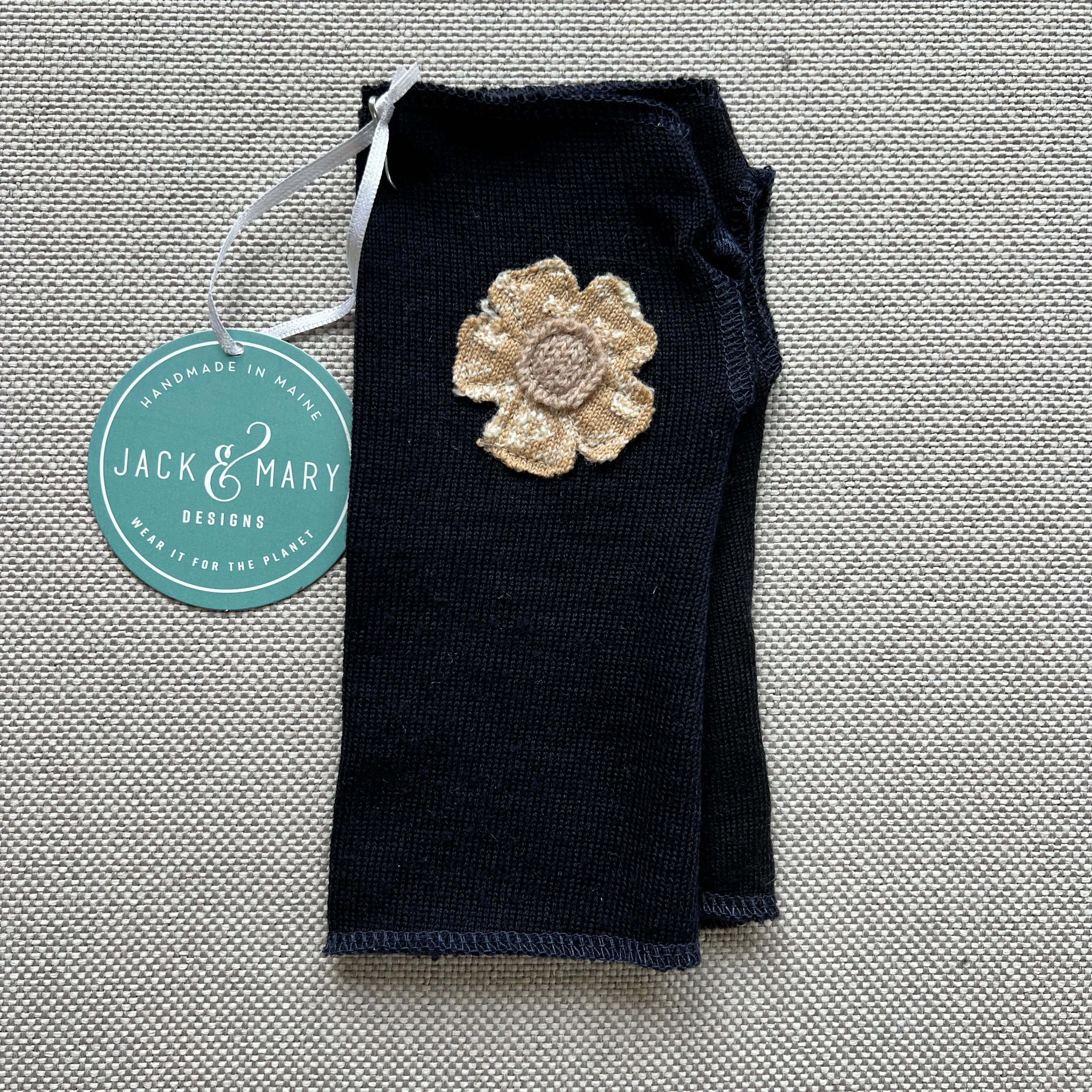 Fingerless Mittens Short, Navy Merino Wool with Cream Flower 106
