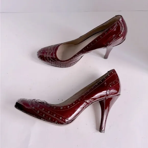 Joan &amp; David patent leather perforated pumps. Size 10