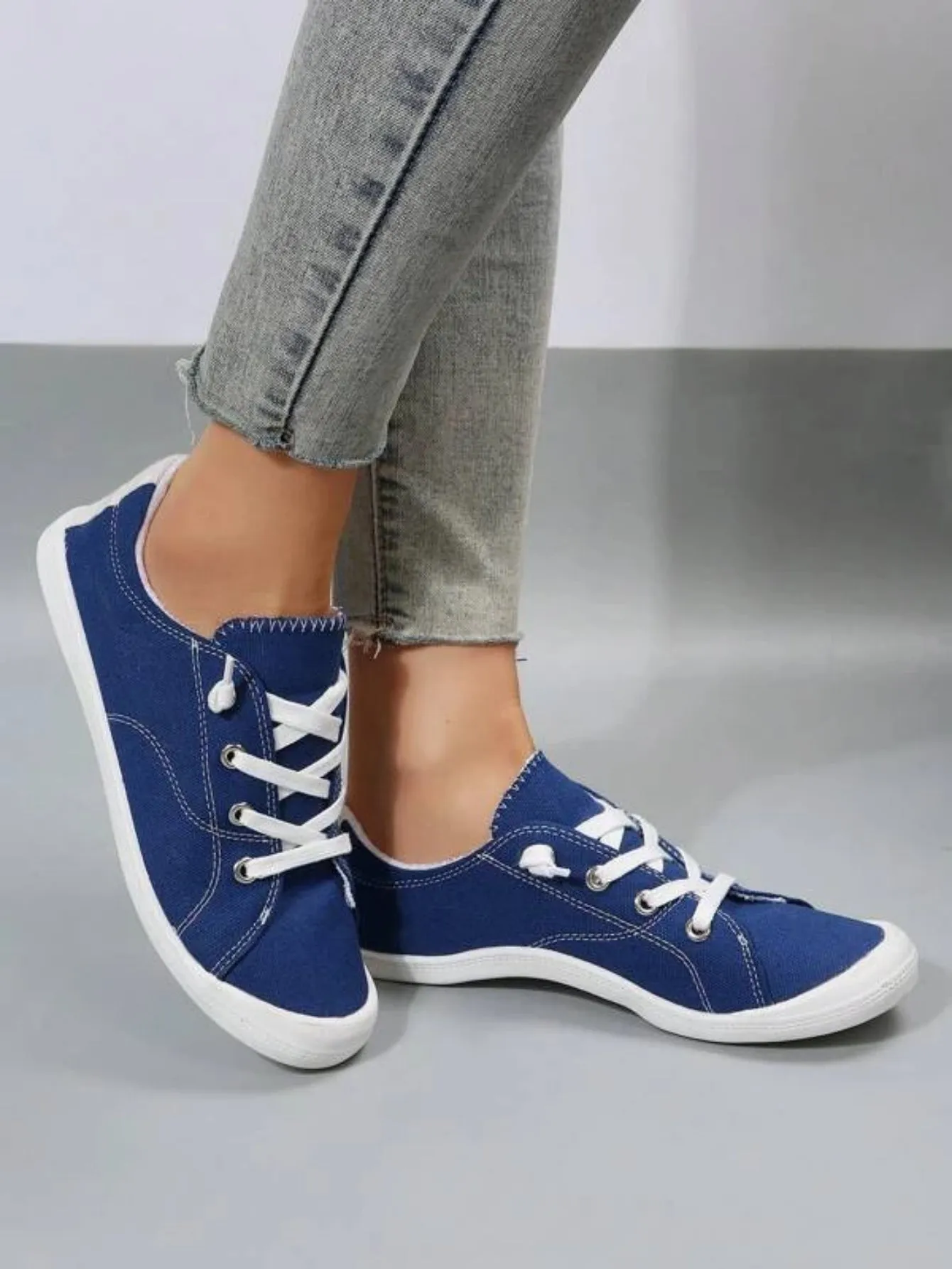 Lace Up Casual Sneakers