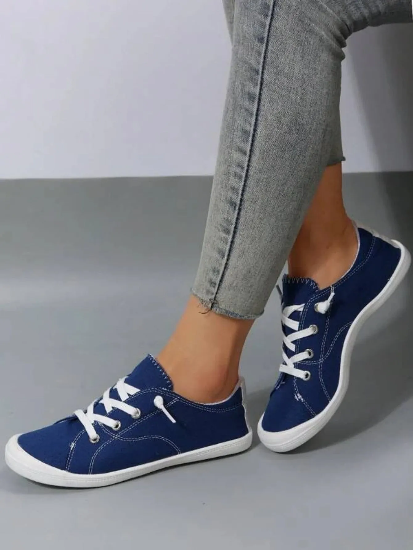 Lace Up Casual Sneakers