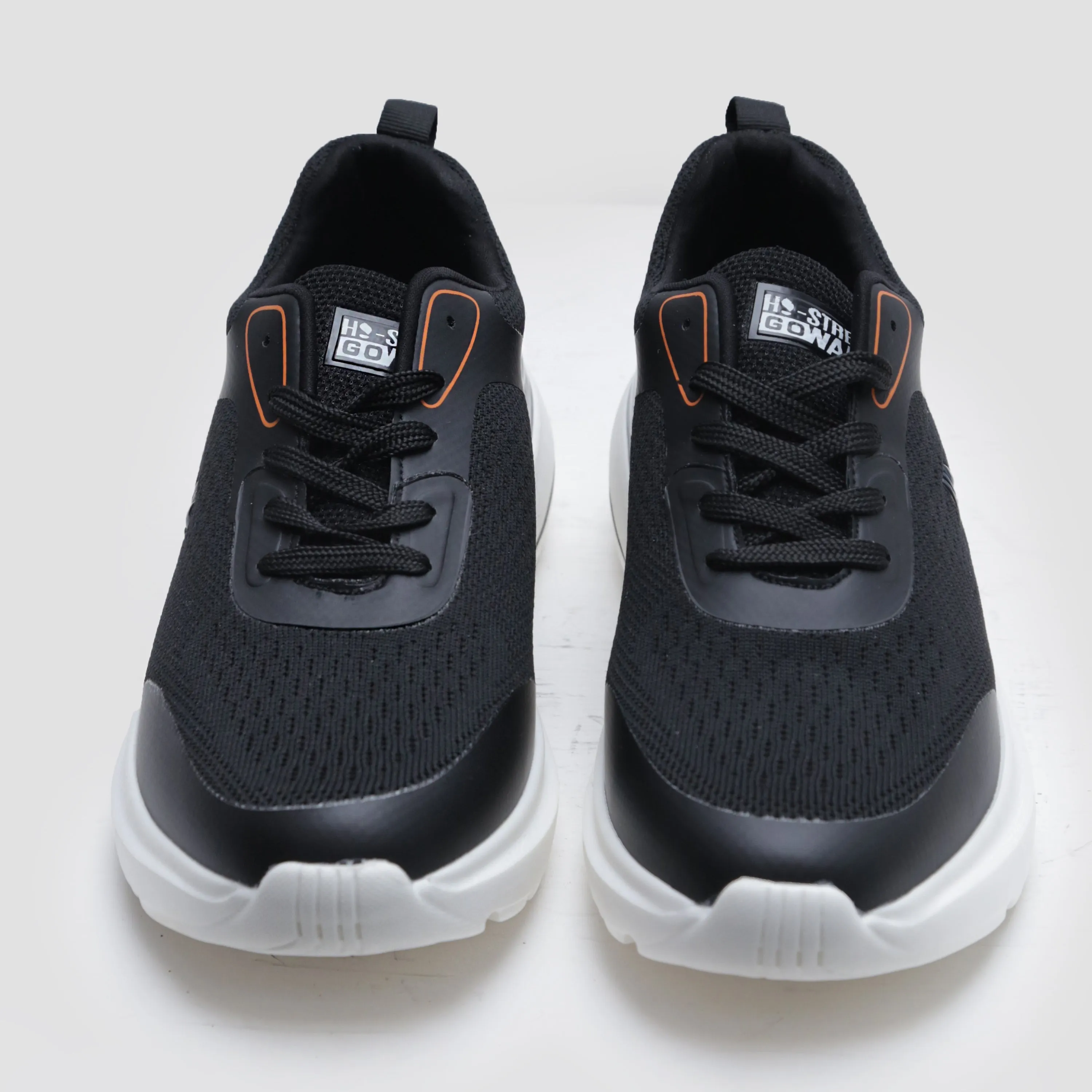 LACE UP COMFORT TRAINER