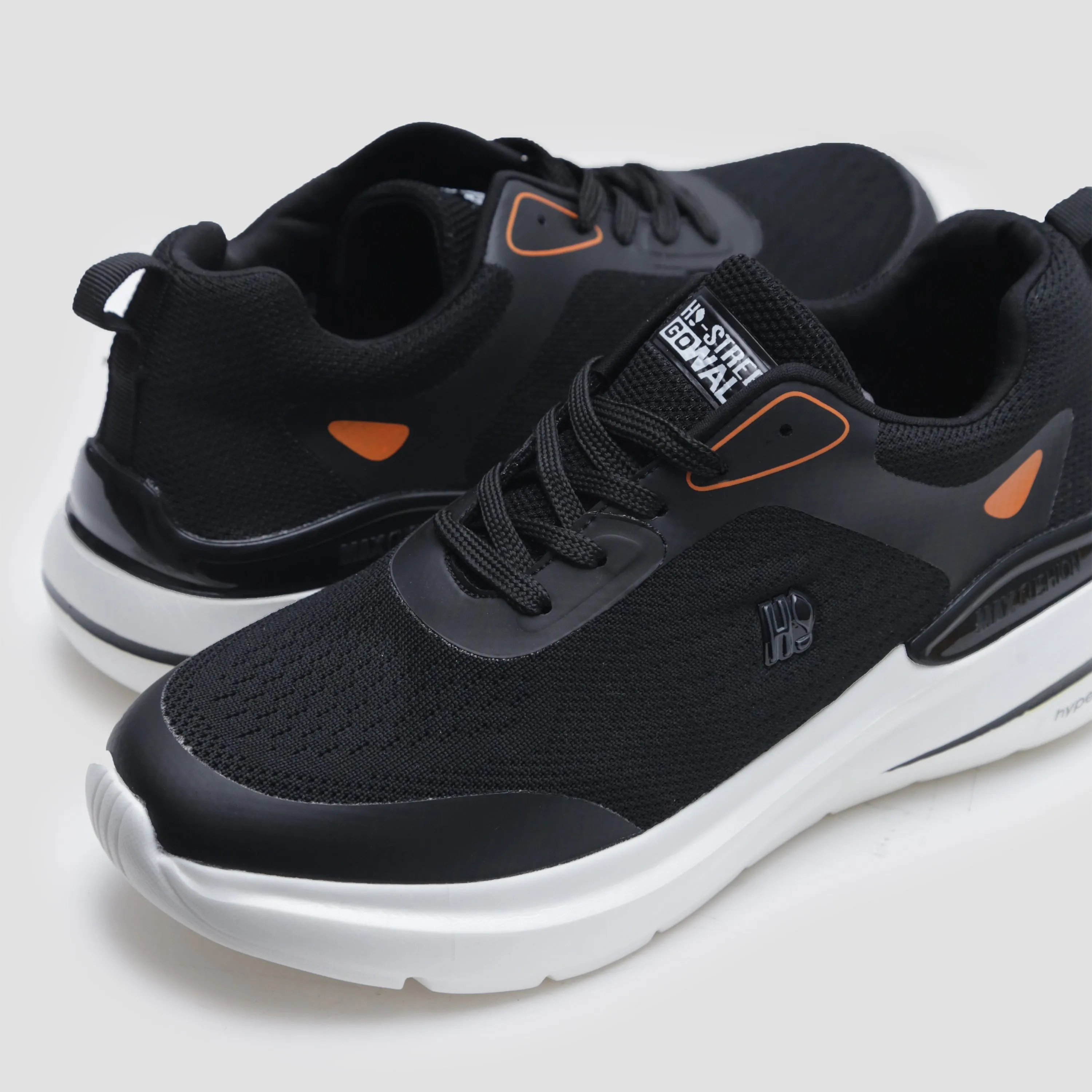 LACE UP COMFORT TRAINER