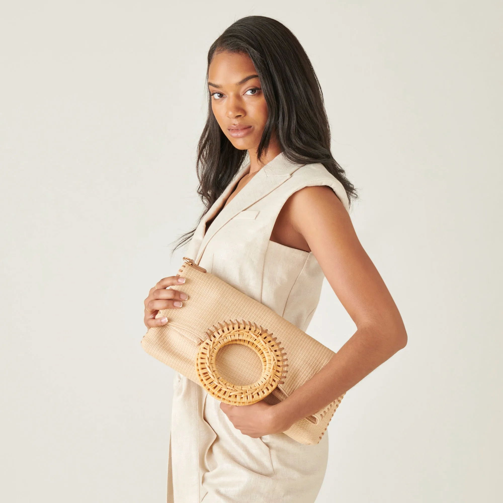 LILAH CLUTCH NATURAL EMBOSSED STELLA