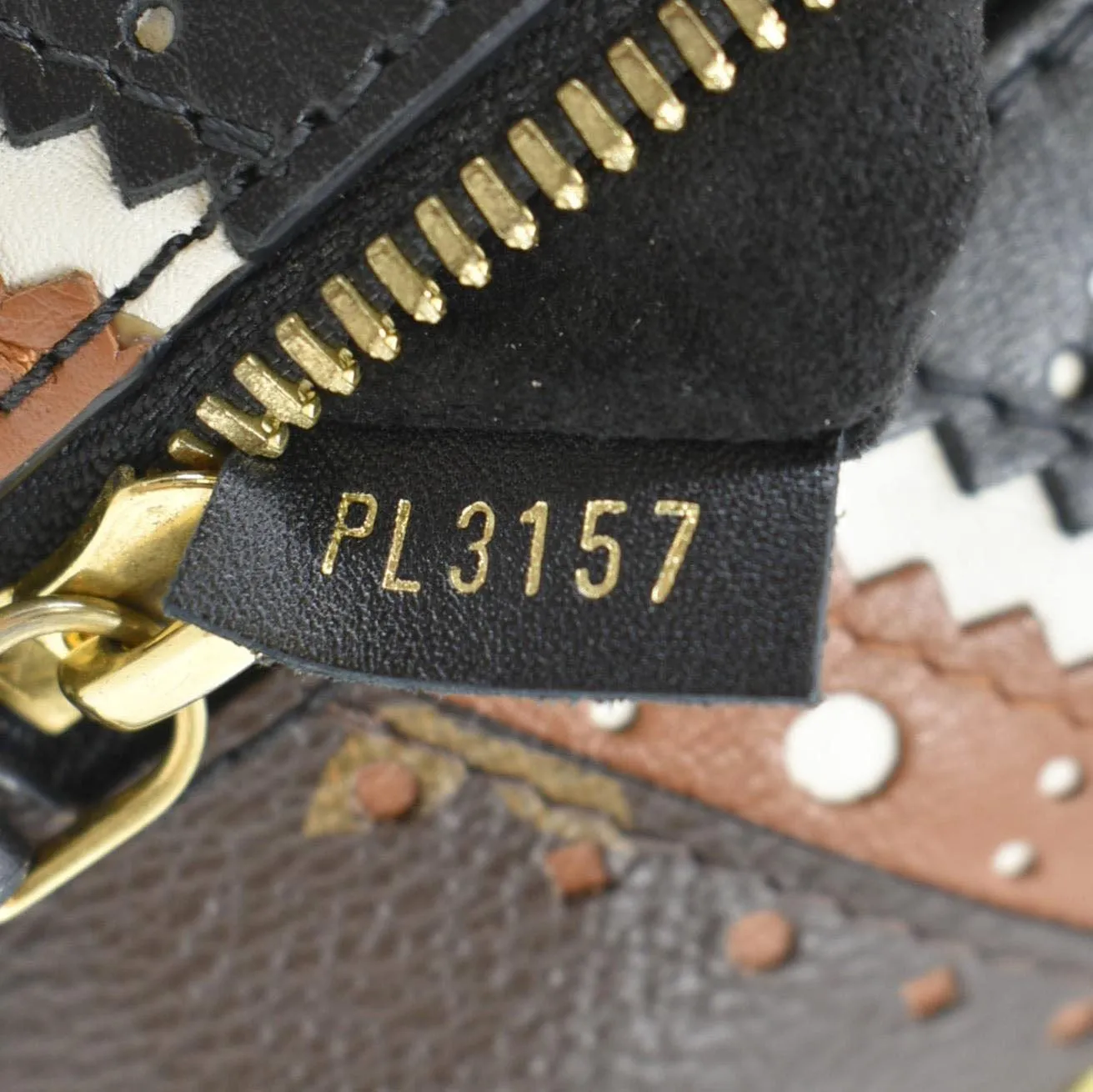 LOUIS VUITTON Metis Pochette Brogue Reverse Monogram Shoulder Bag Black