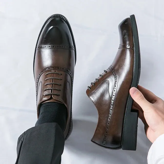 Luxuriöse Geschäftslederschuhe für reife Herren