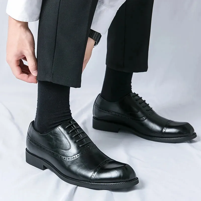 Luxuriöse Geschäftslederschuhe für reife Herren