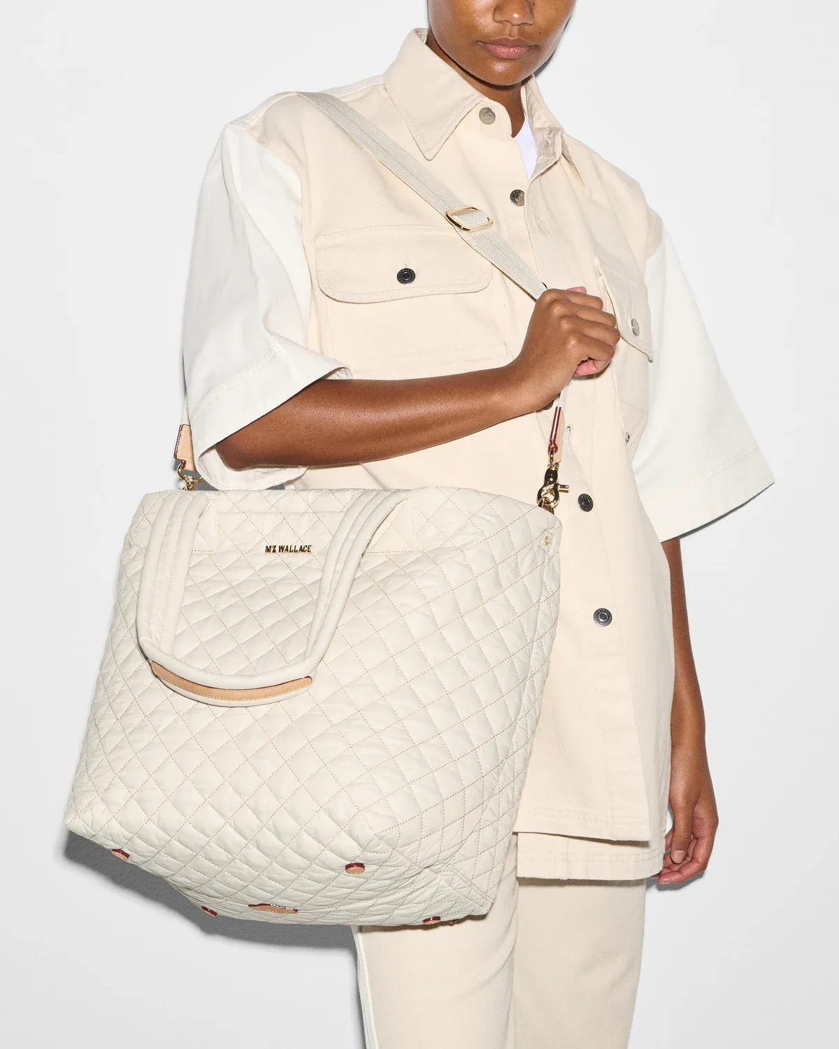 Medium Metro Tote Deluxe | Sandshell