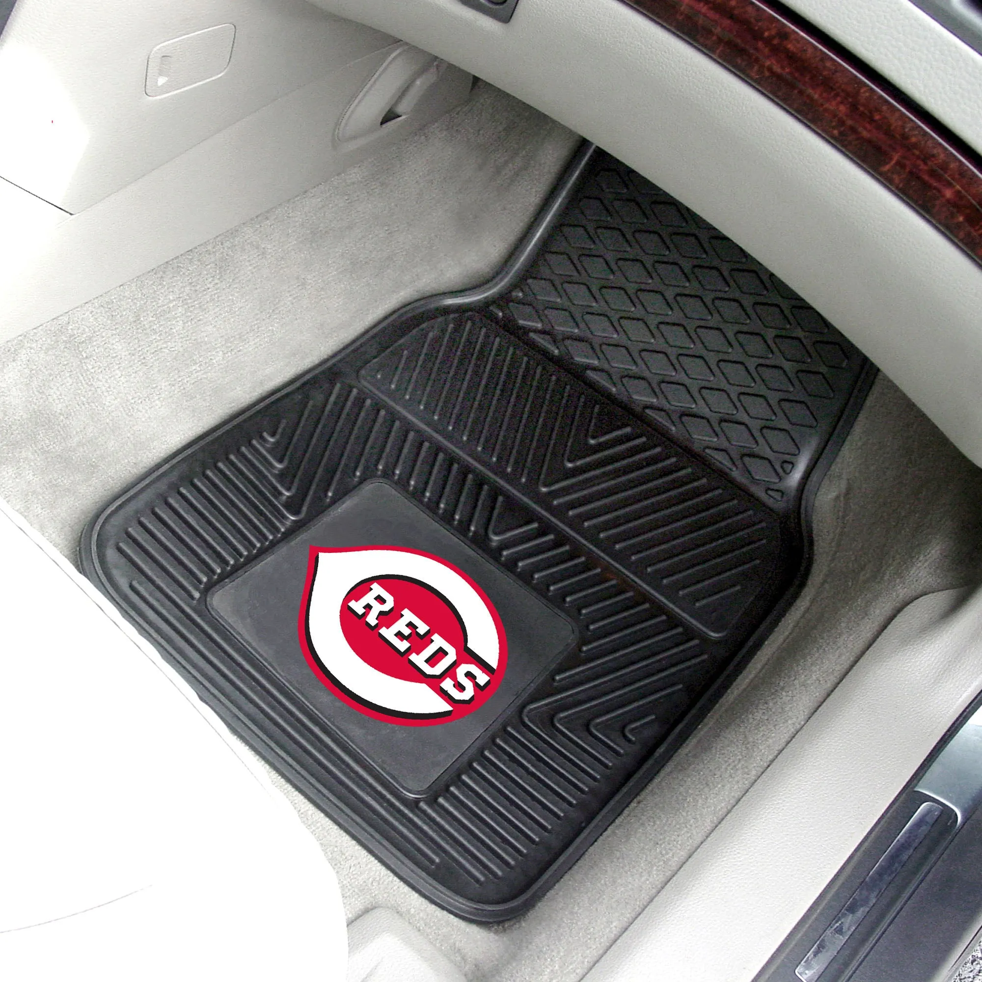MLB - Cincinnati Reds 2-pc Vinyl Car Mat Set
