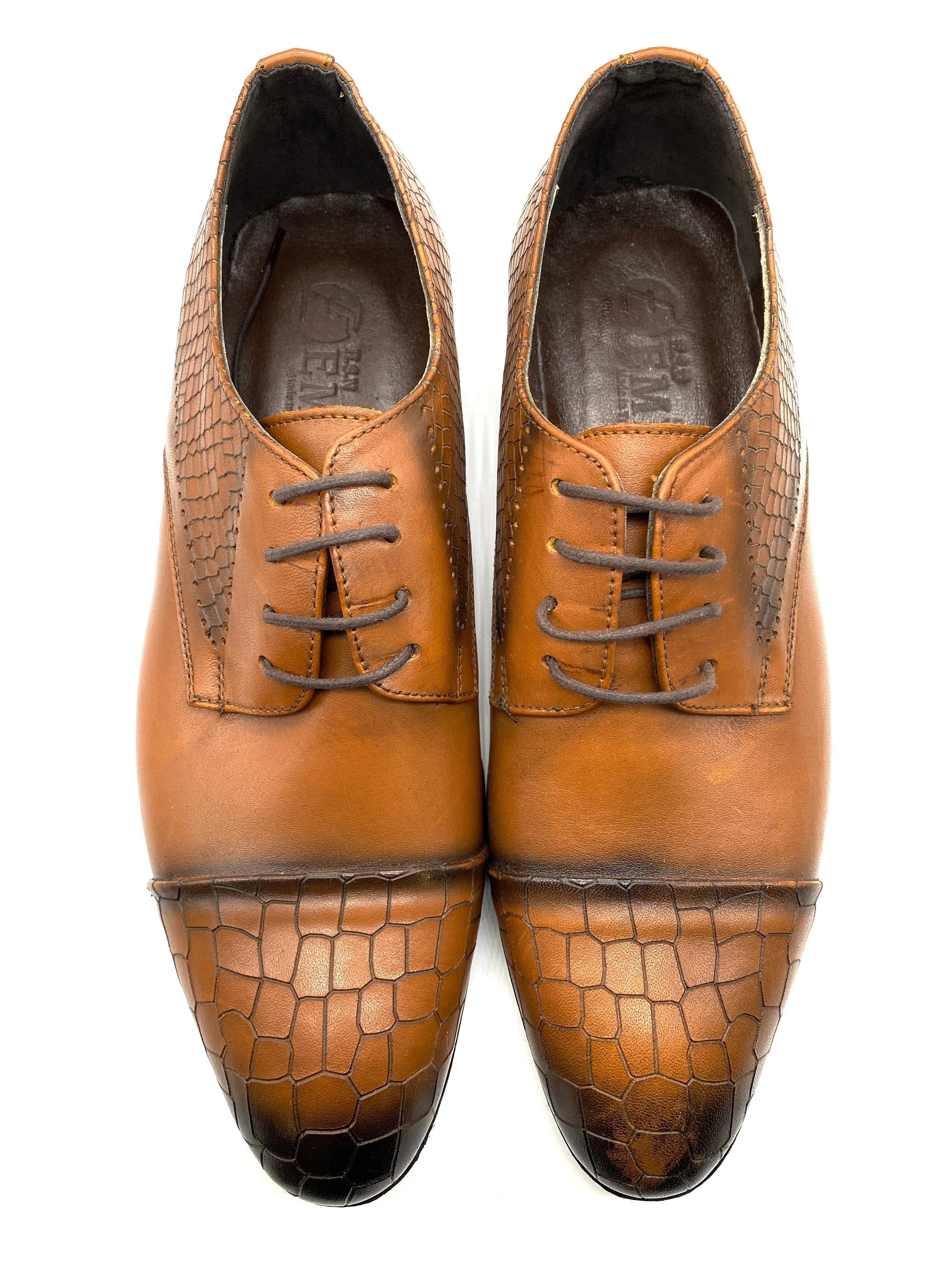 Pebble Toe Brogue Shoe - Tan