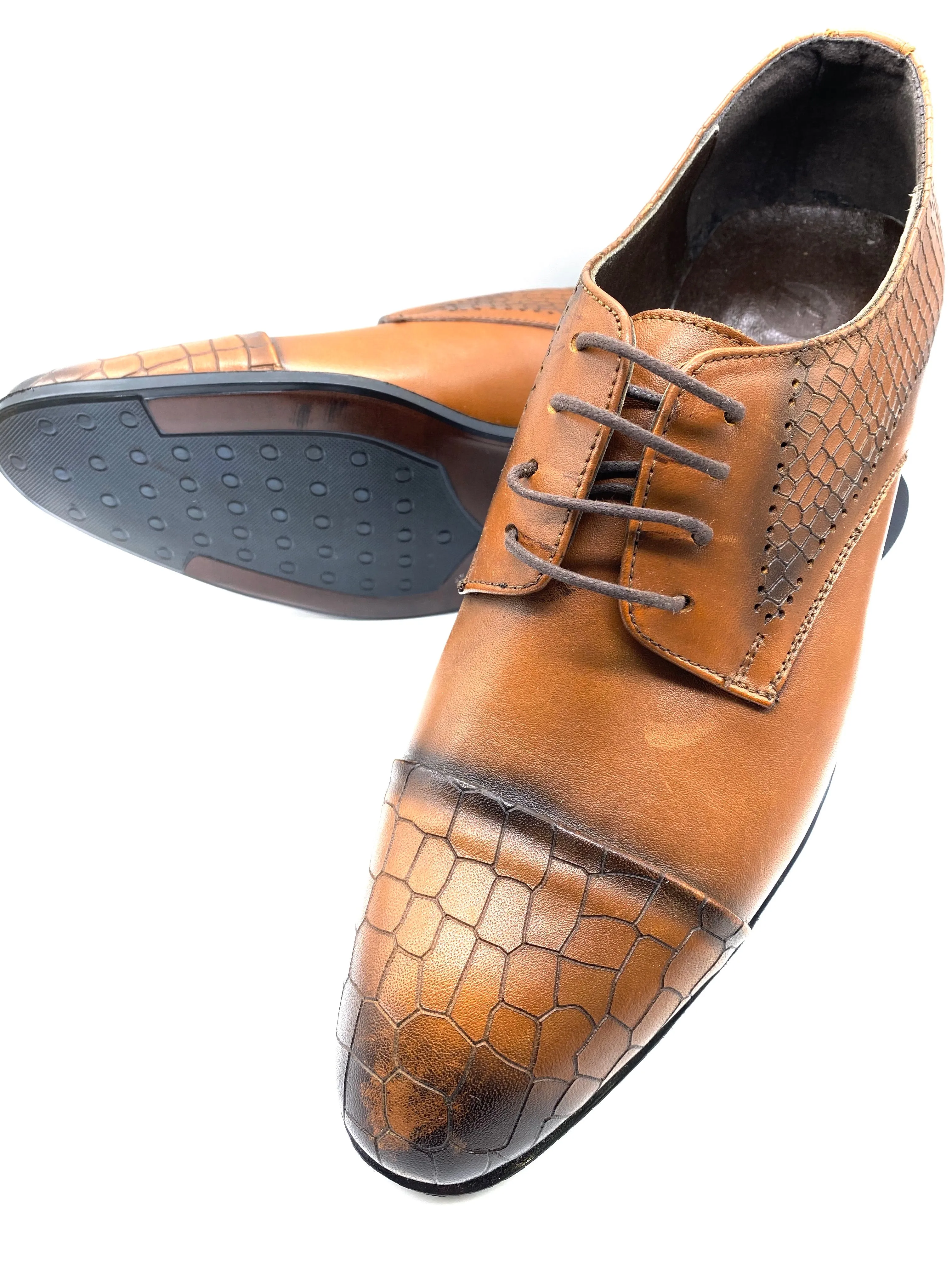Pebble Toe Brogue Shoe - Tan