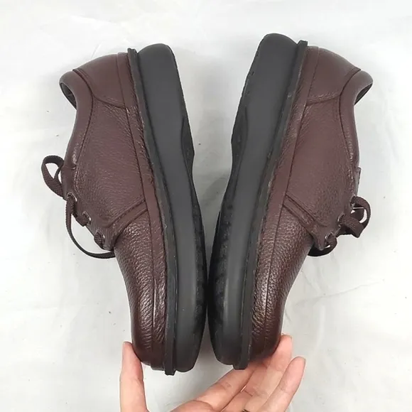 Propet Villager Oxford Walking Shoe in Brown Pebbled Leather