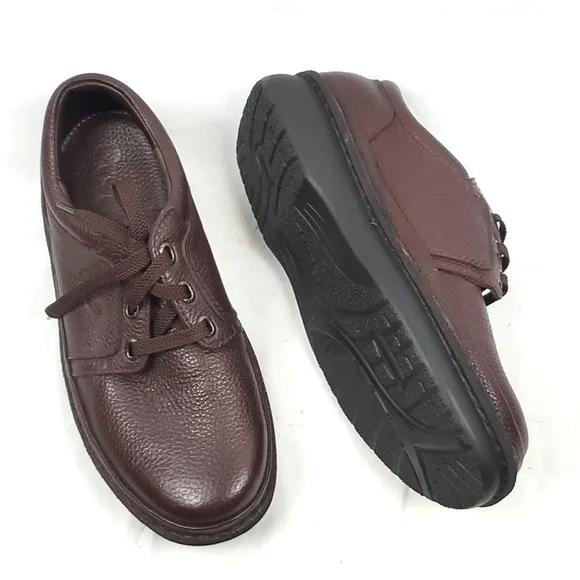 Propet Villager Oxford Walking Shoe in Brown Pebbled Leather