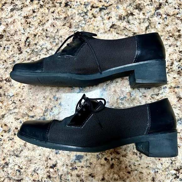 Salvatore Ferragamo Vintage Black Lace Up Oxford Heels Sz 8.5 Leather trim prep