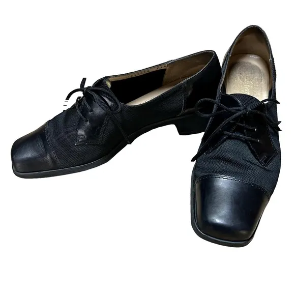 Salvatore Ferragamo Vintage Black Lace Up Oxford Heels Sz 8.5 Leather trim prep