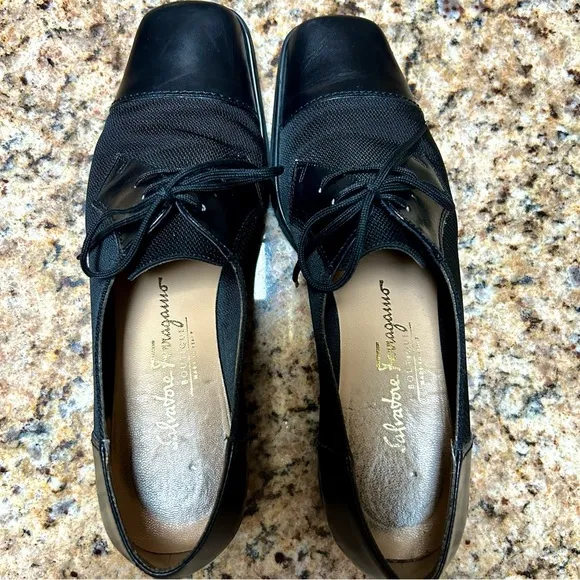 Salvatore Ferragamo Vintage Black Lace Up Oxford Heels Sz 8.5 Leather trim prep