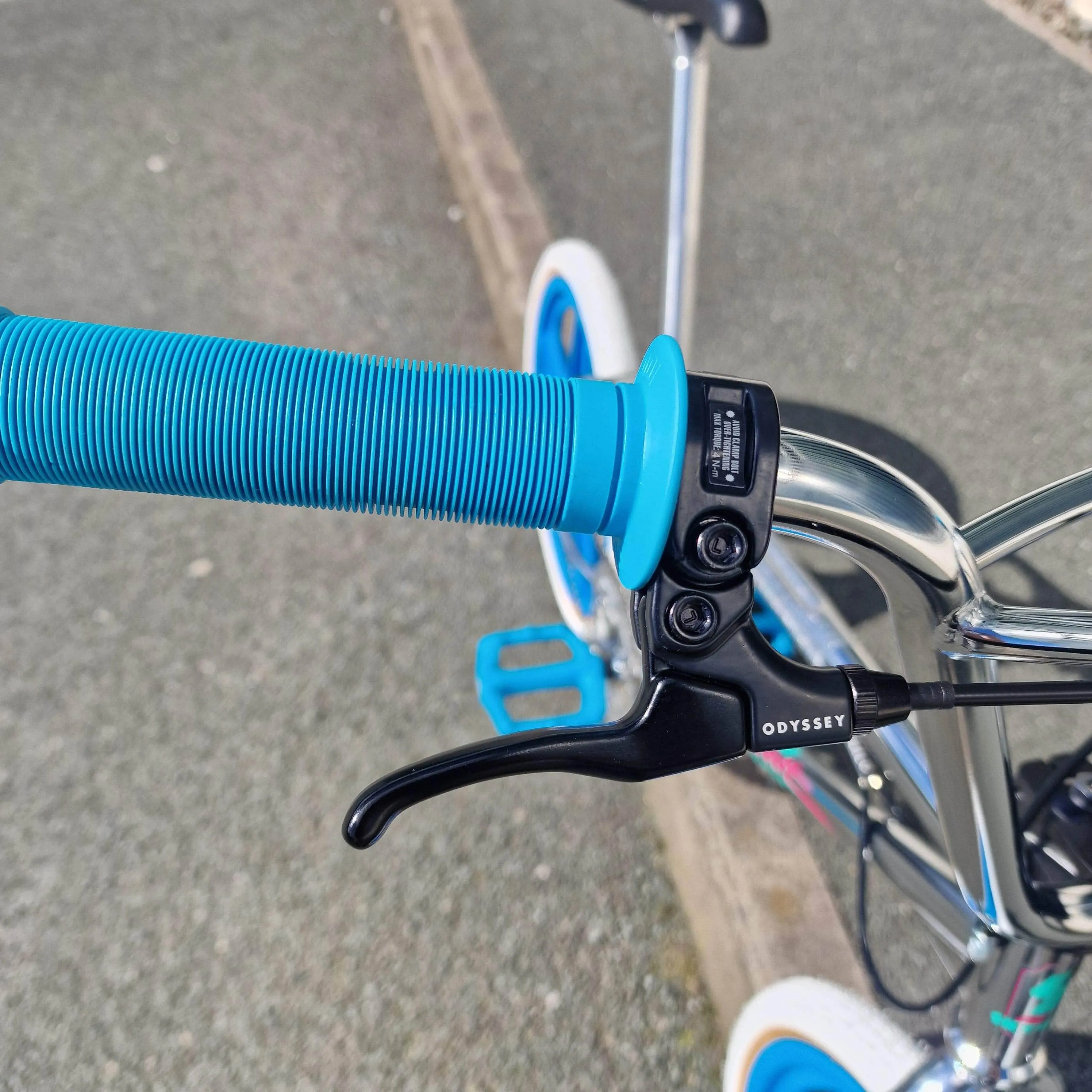 Skyway 2024 Street Beat Bike Chrome / Aqua