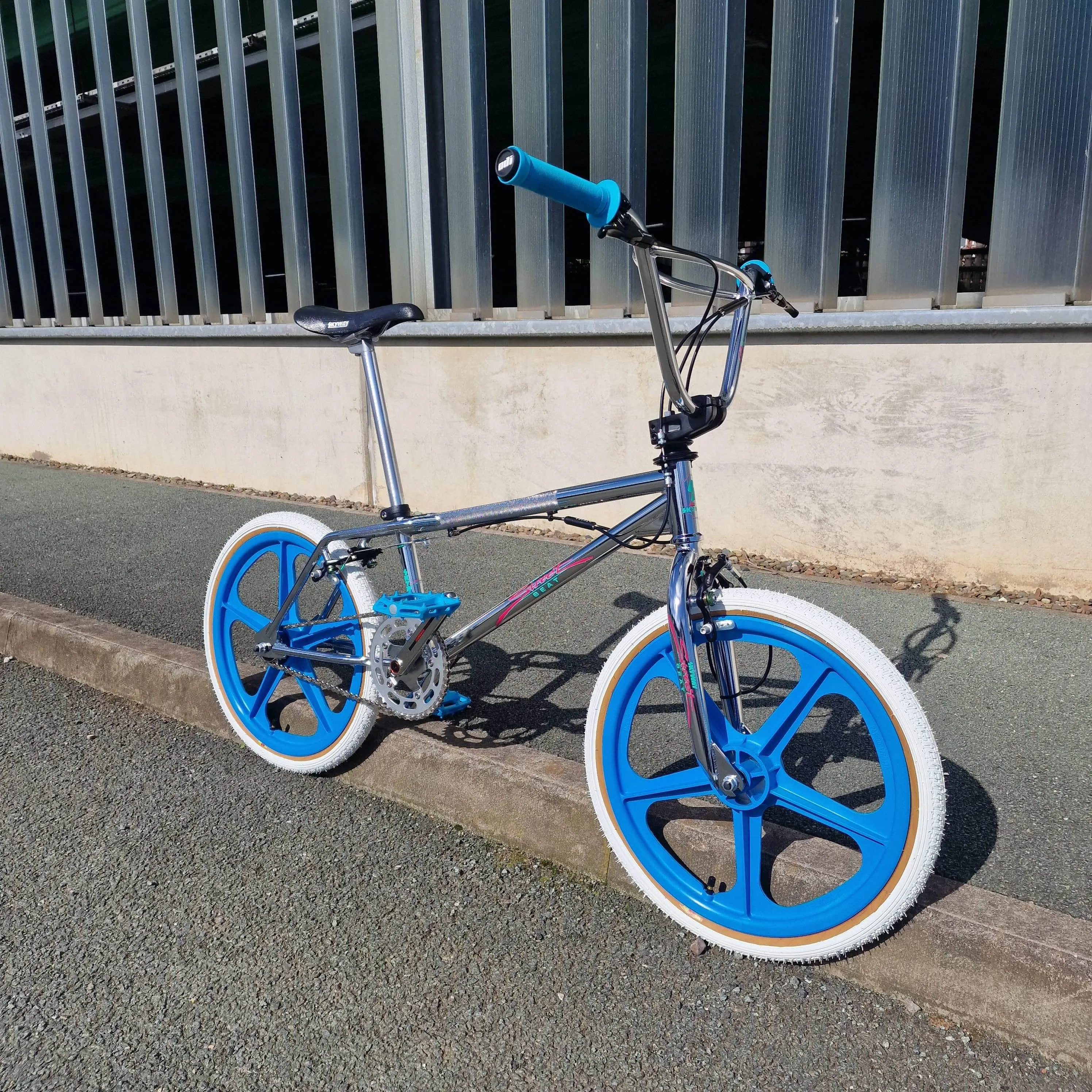 Skyway 2024 Street Beat Bike Chrome / Aqua