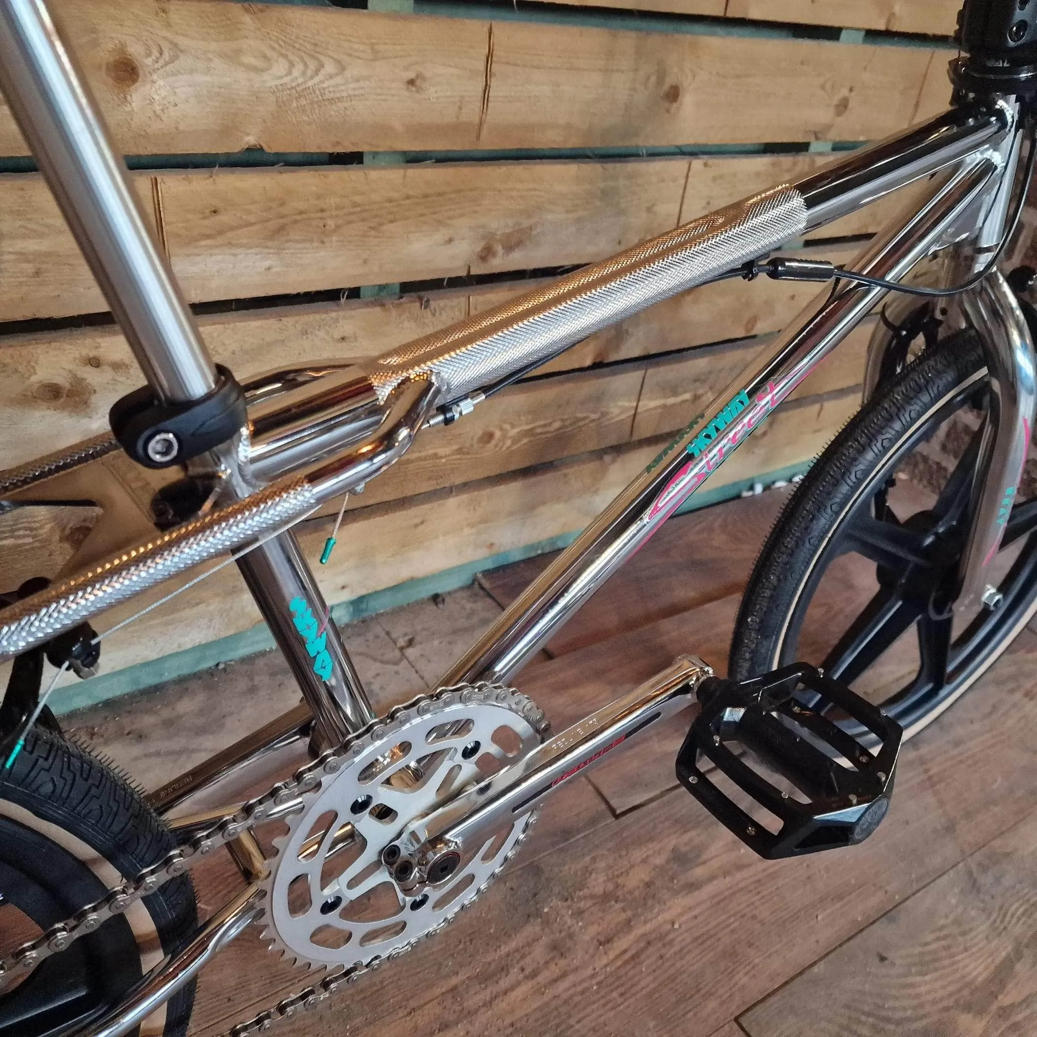 Skyway 2024 Street Beat Bike Chrome / Black