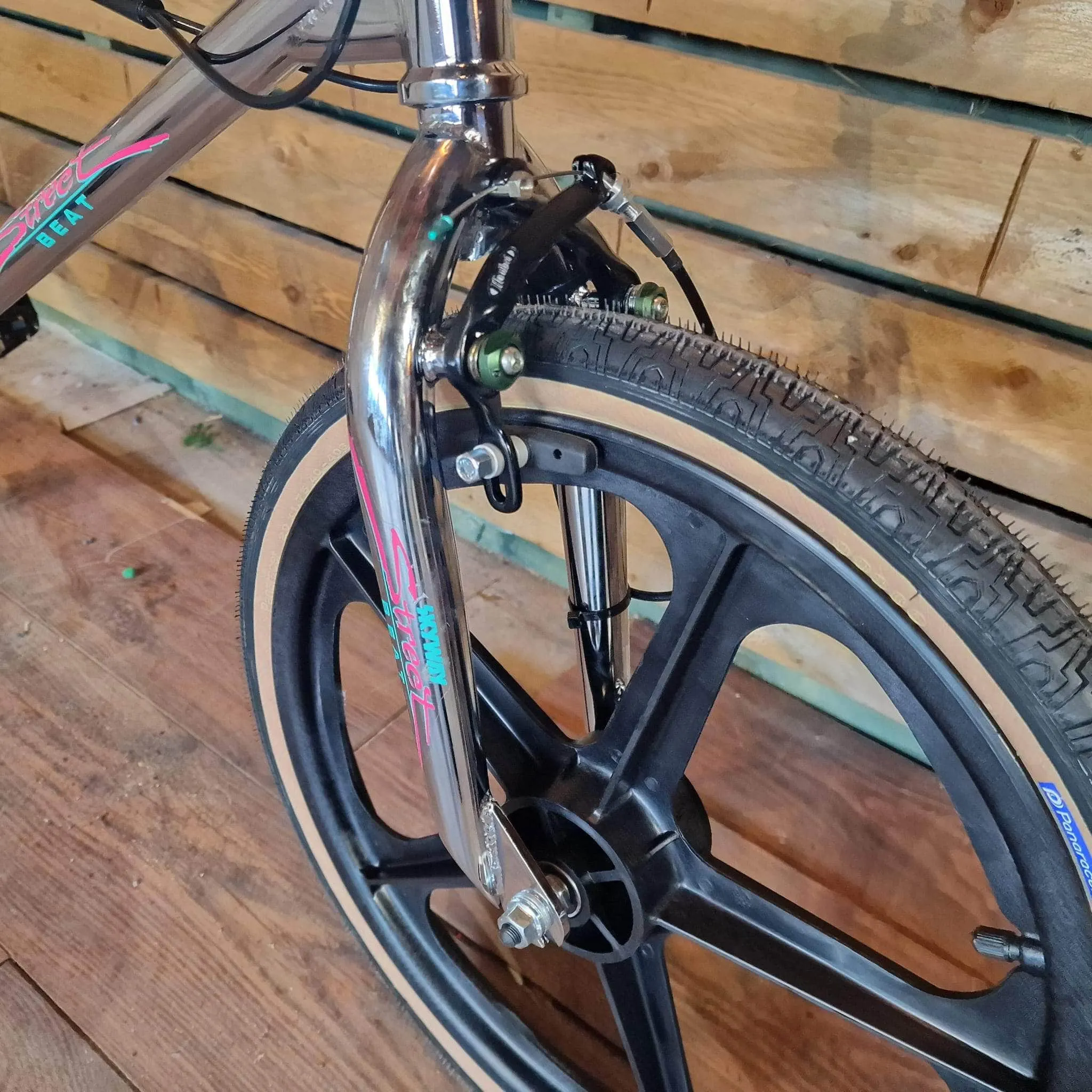 Skyway 2024 Street Beat Bike Chrome / Black