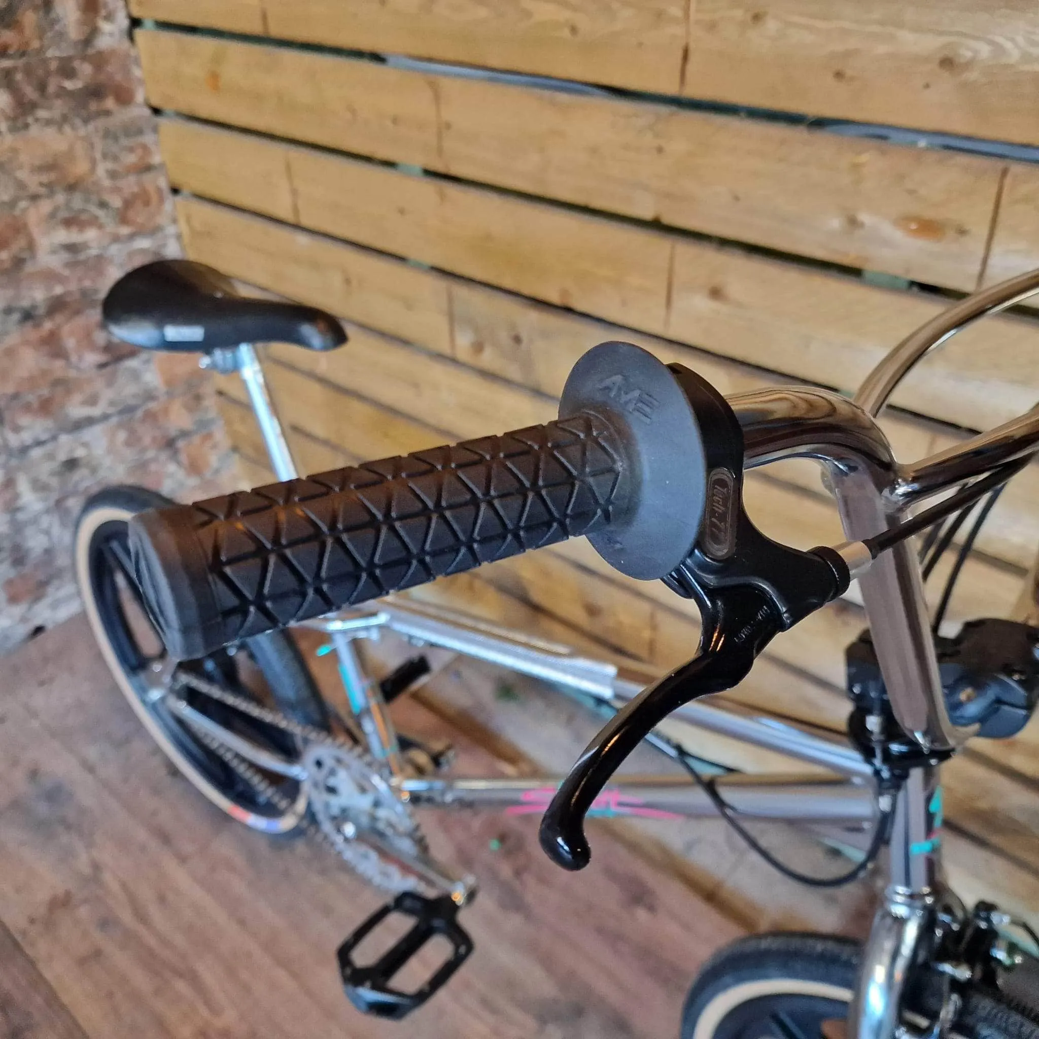 Skyway 2024 Street Beat Bike Chrome / Black