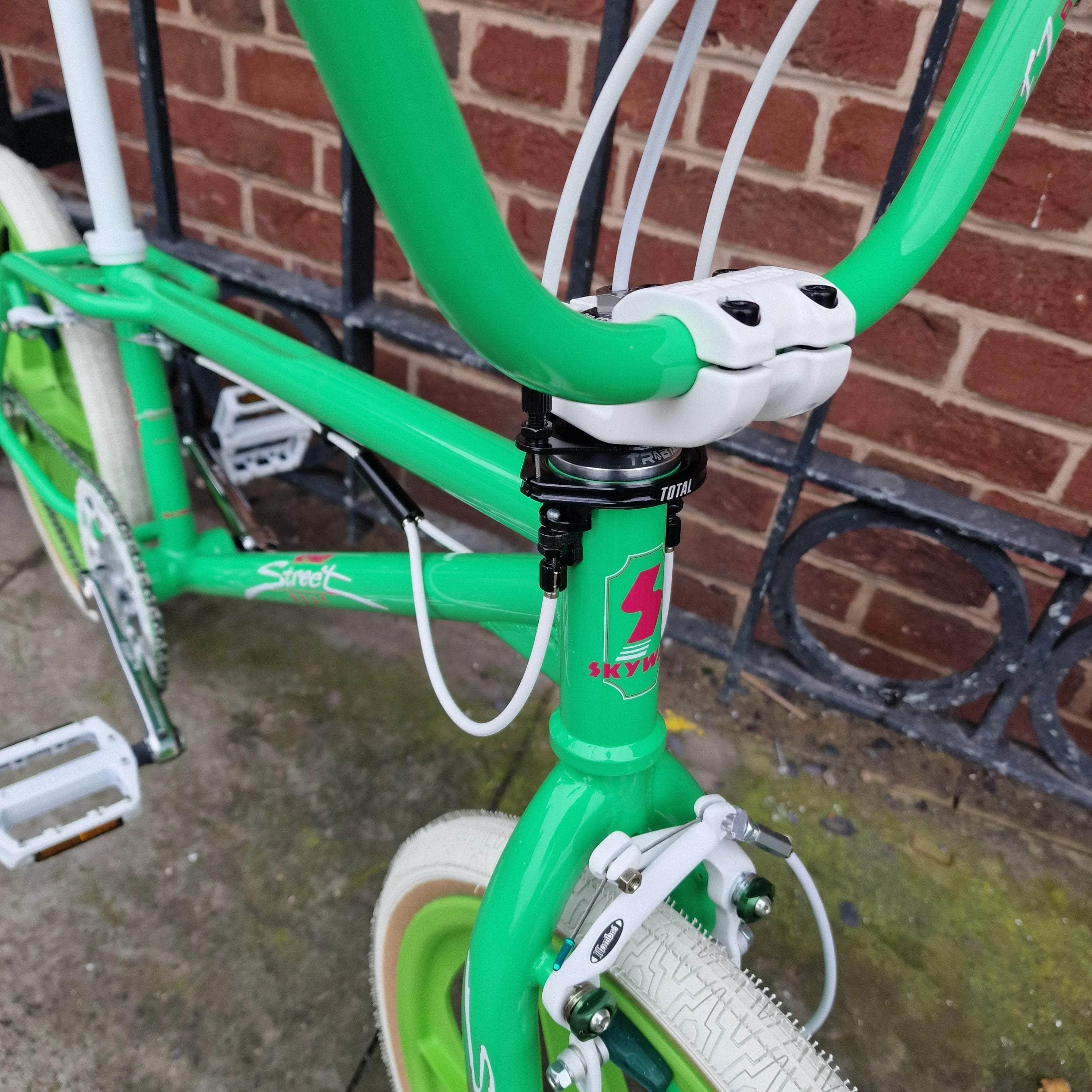 Skyway 2024 Street Beat Bike Green / White