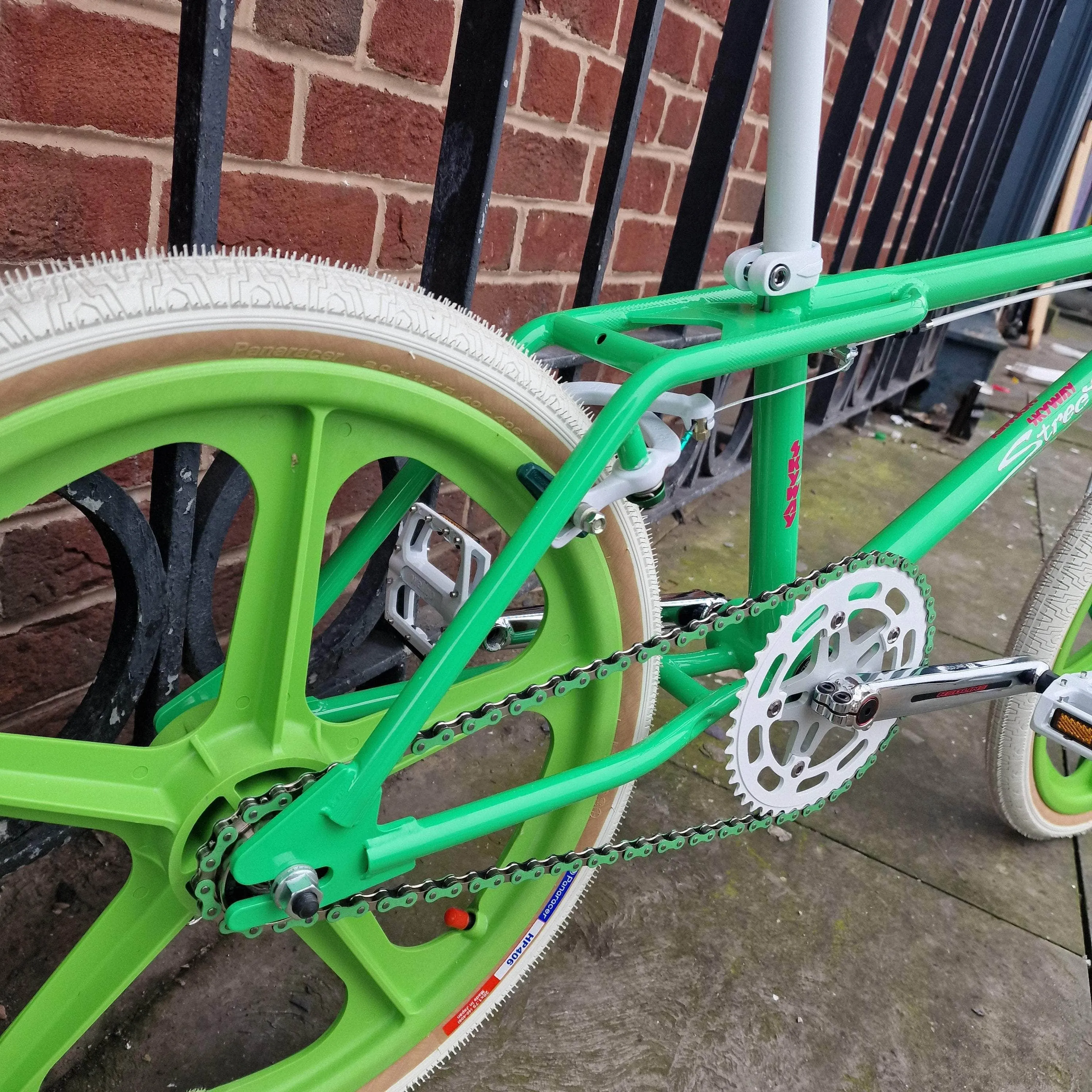 Skyway 2024 Street Beat Bike Green / White