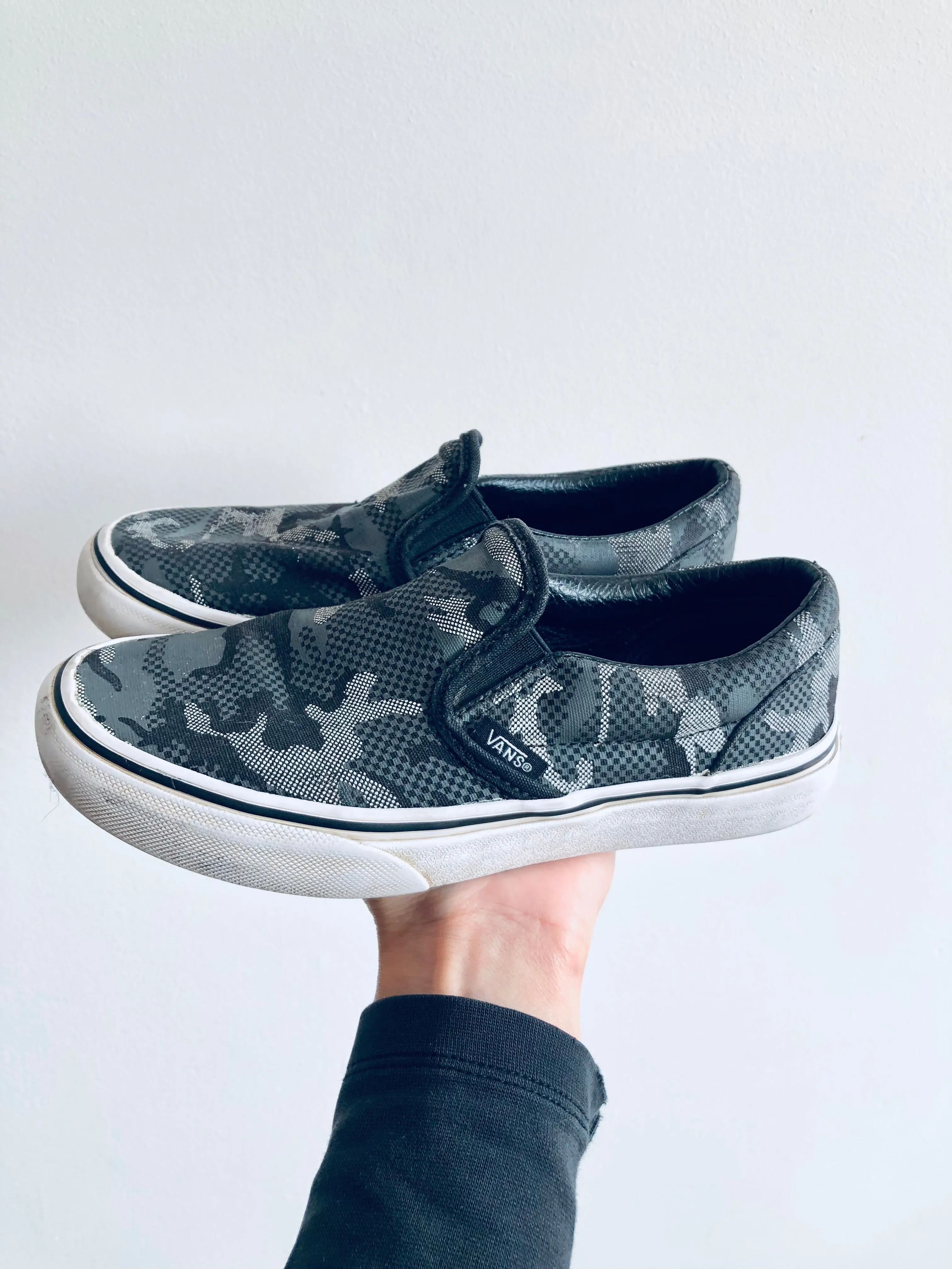 Slip On Camo Shoes // 2.5 Kid