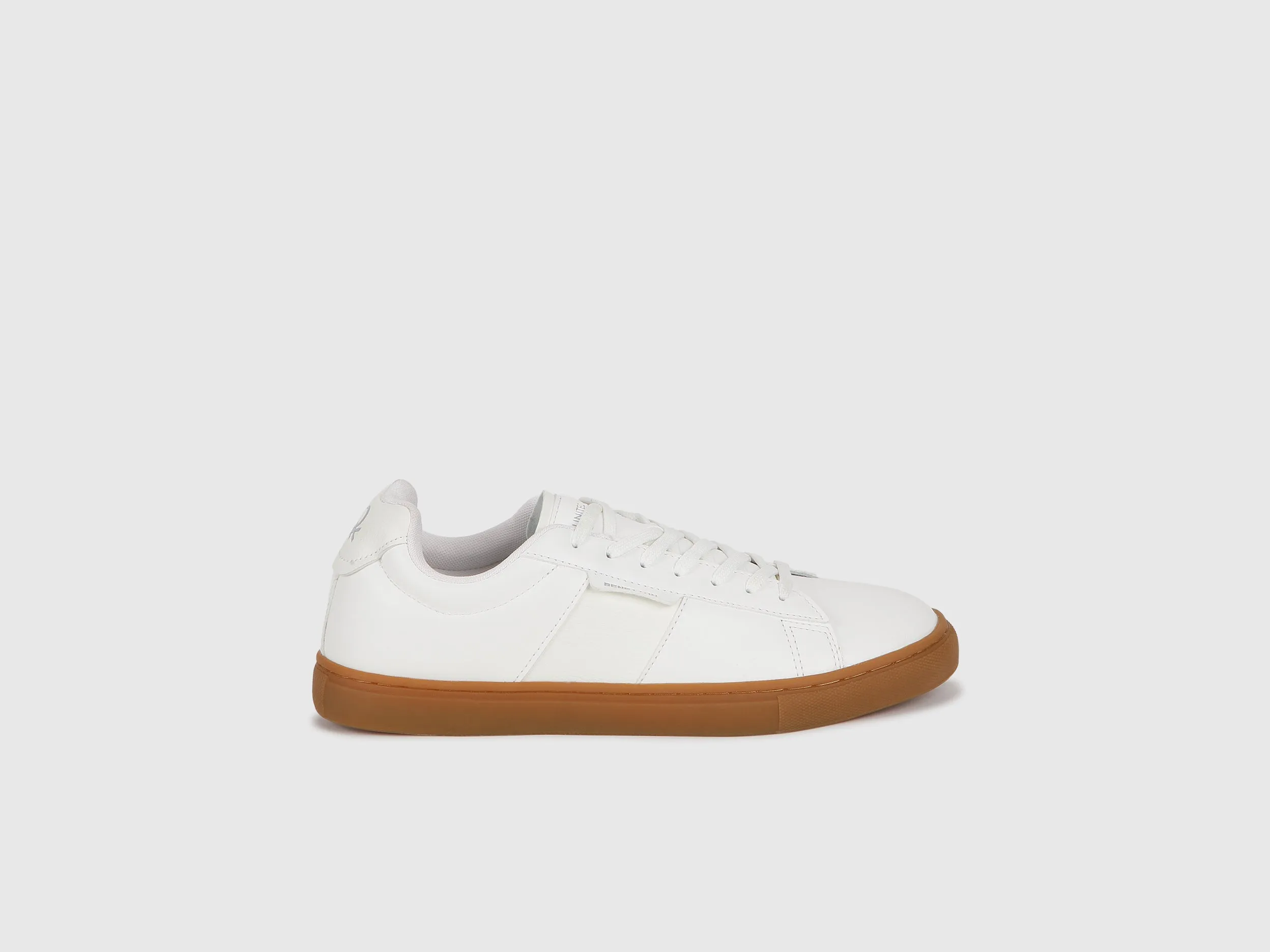 Solid Pattern Lace-Up Casual Sneakers