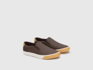 Solid Pattern Slip-On Shoes