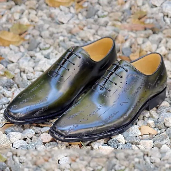Special Symbol Carved Oxford Shoes