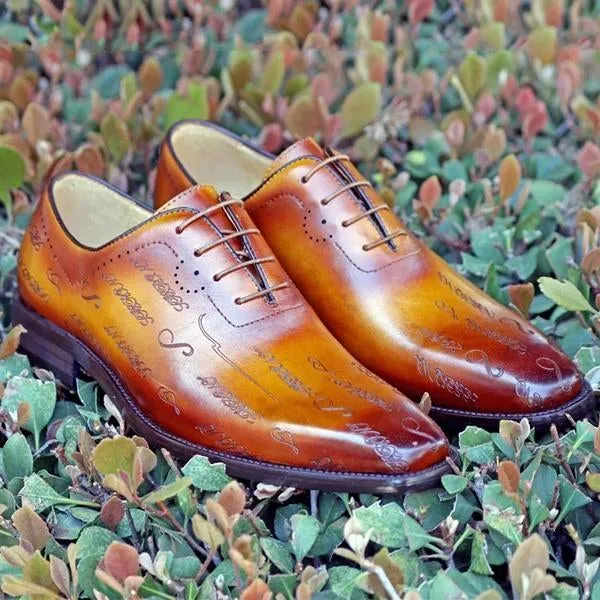 Special Symbol Carved Oxford Shoes