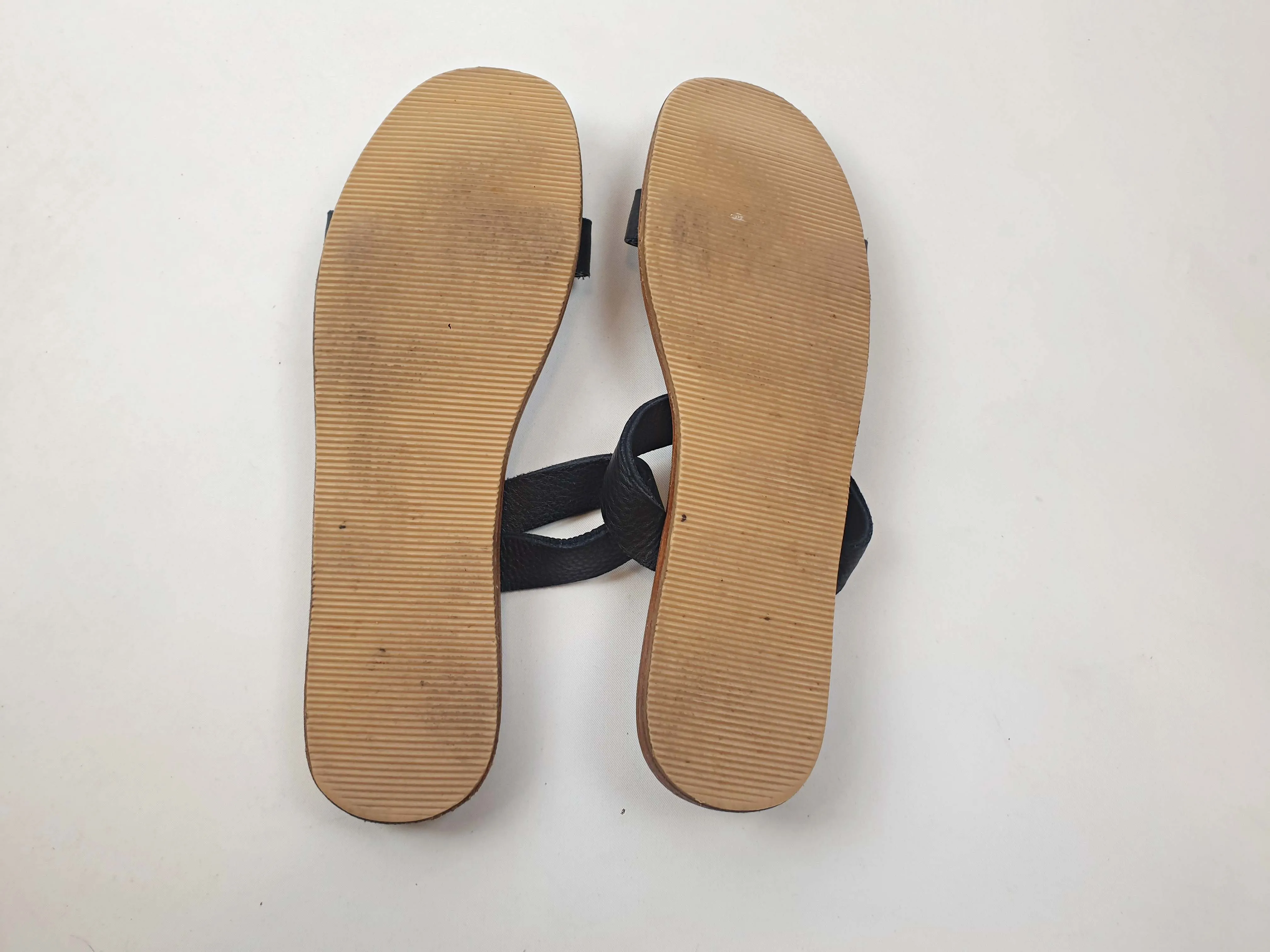 St. Agni black leather slip on sandals size 39