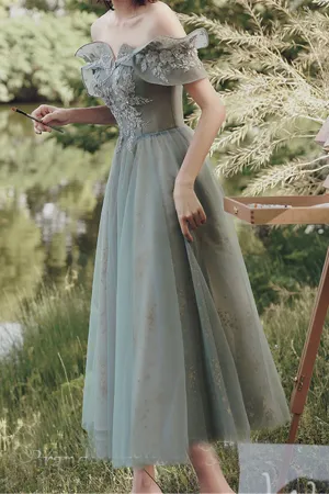 Sweetheart Off Shoulder A-line Tulle Party Dress Lace-Up Princess Appliques Prom Dress OKW80