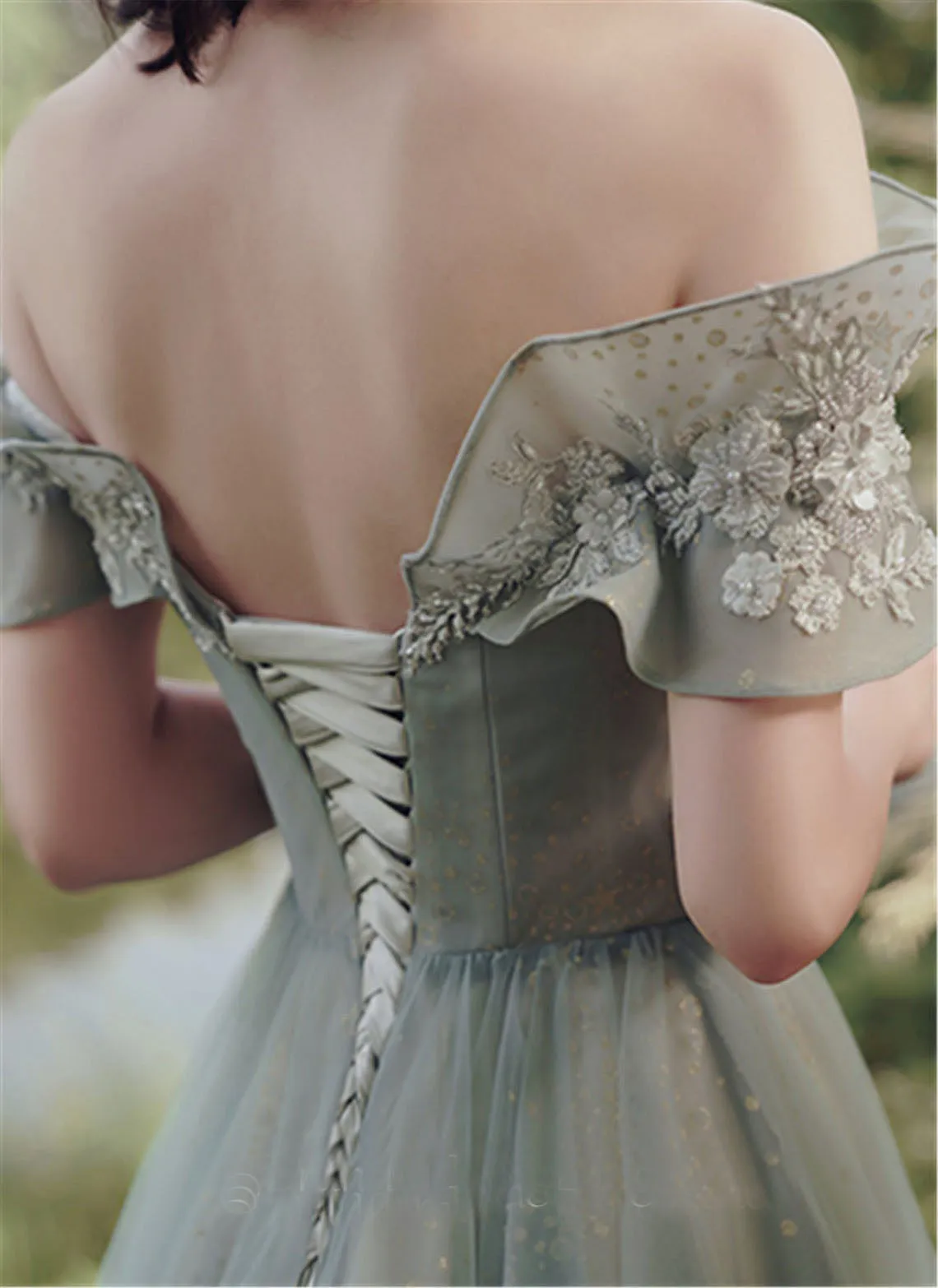 Sweetheart Off Shoulder A-line Tulle Party Dress Lace-Up Princess Appliques Prom Dress OKW80